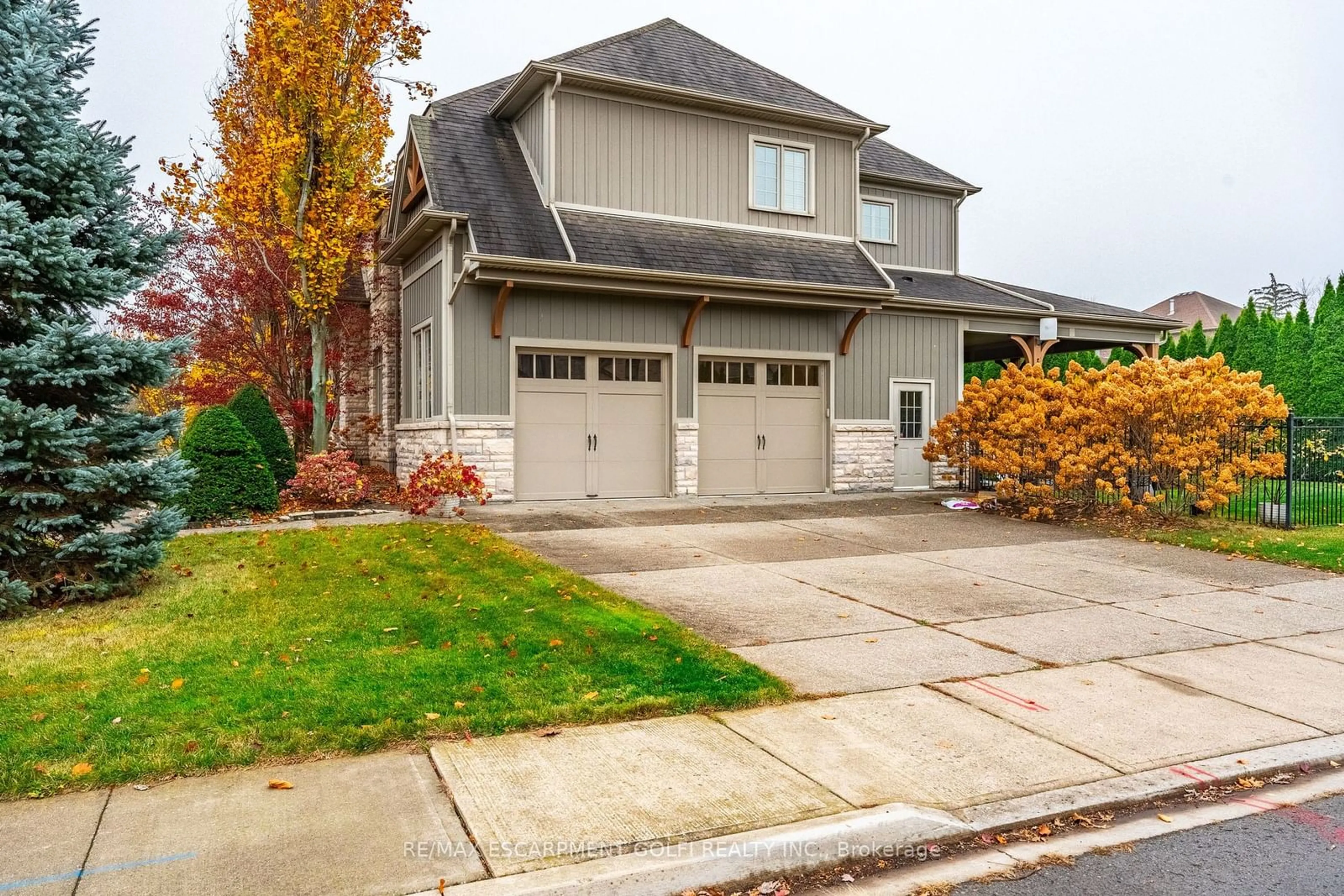 Frontside or backside of a home, the street view for 2 BUNNY GLEN Dr, Niagara-on-the-Lake Ontario L0S 1P0