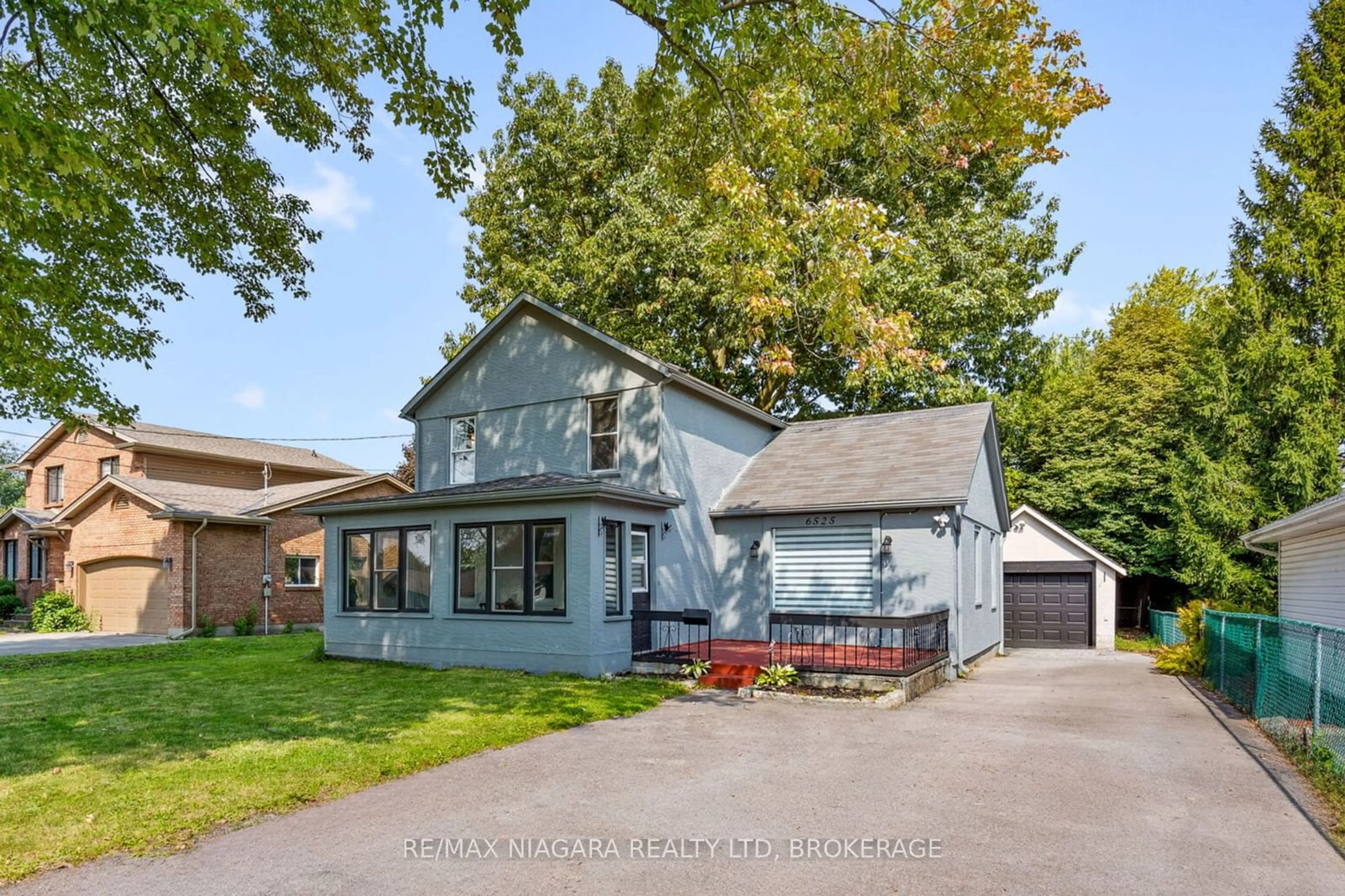 Frontside or backside of a home, cottage for 6525 O'Neil St, Niagara Falls Ontario L2J 1M7