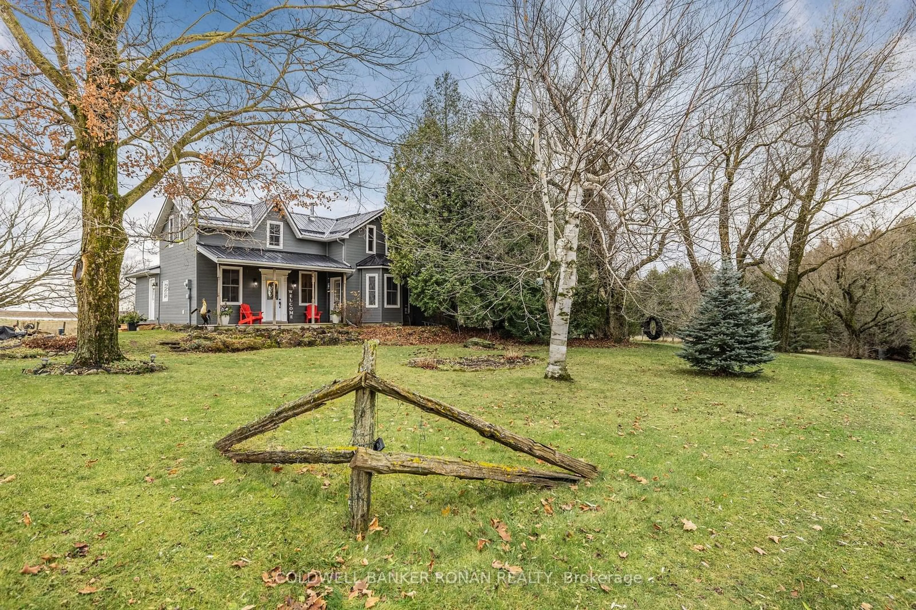 A pic from exterior of the house or condo, the fenced backyard for 625506 Sideroad 15, Melancthon Ontario L9V 1Z5