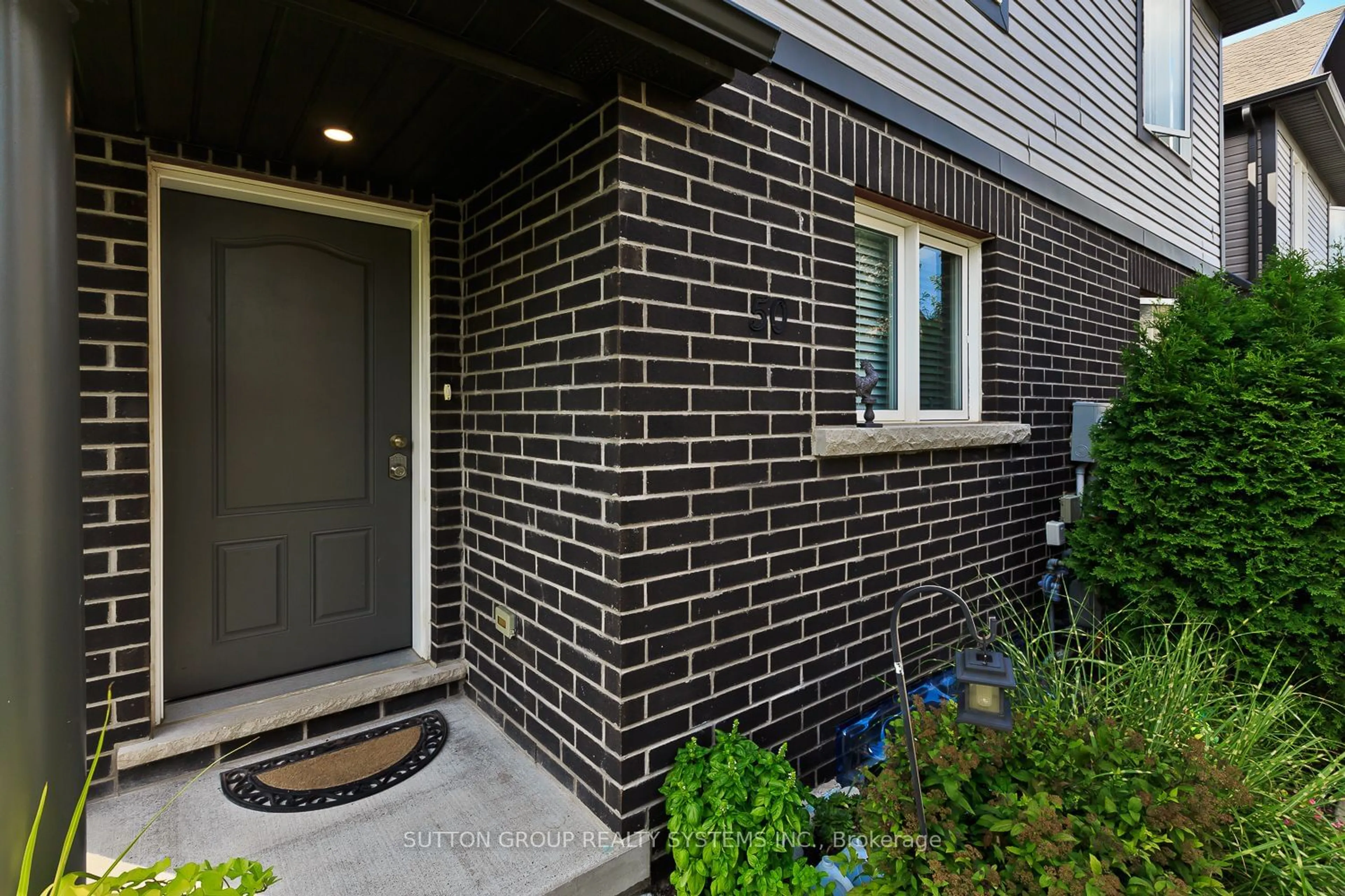 A pic from exterior of the house or condo for 7768 Ascot Circ #50, Niagara Falls Ontario L2H 3P9