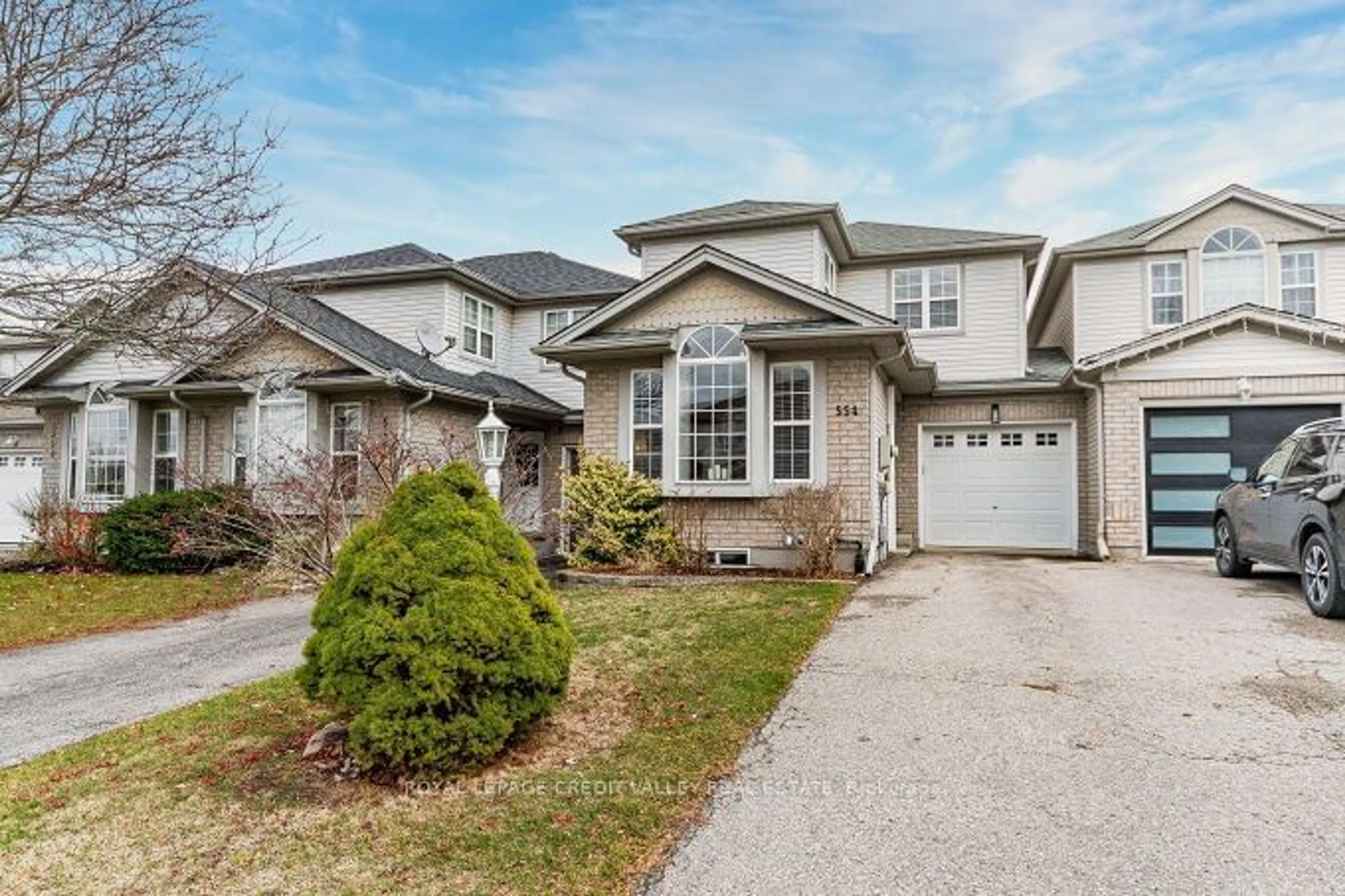 Frontside or backside of a home, cottage for 554 Dansbury Dr, Waterloo Ontario N2K 4E2