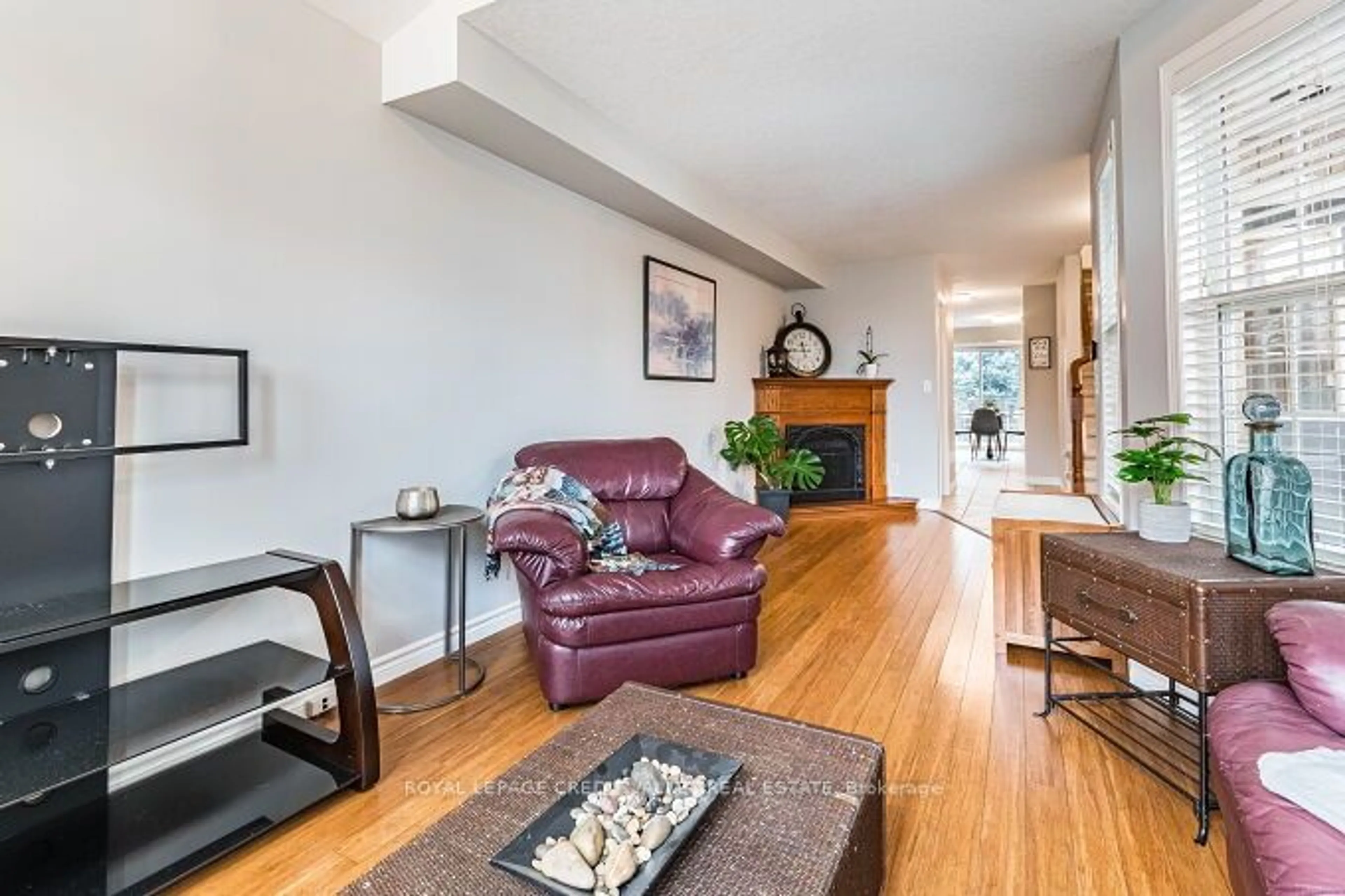 Living room, wood floors for 554 Dansbury Dr, Waterloo Ontario N2K 4E2