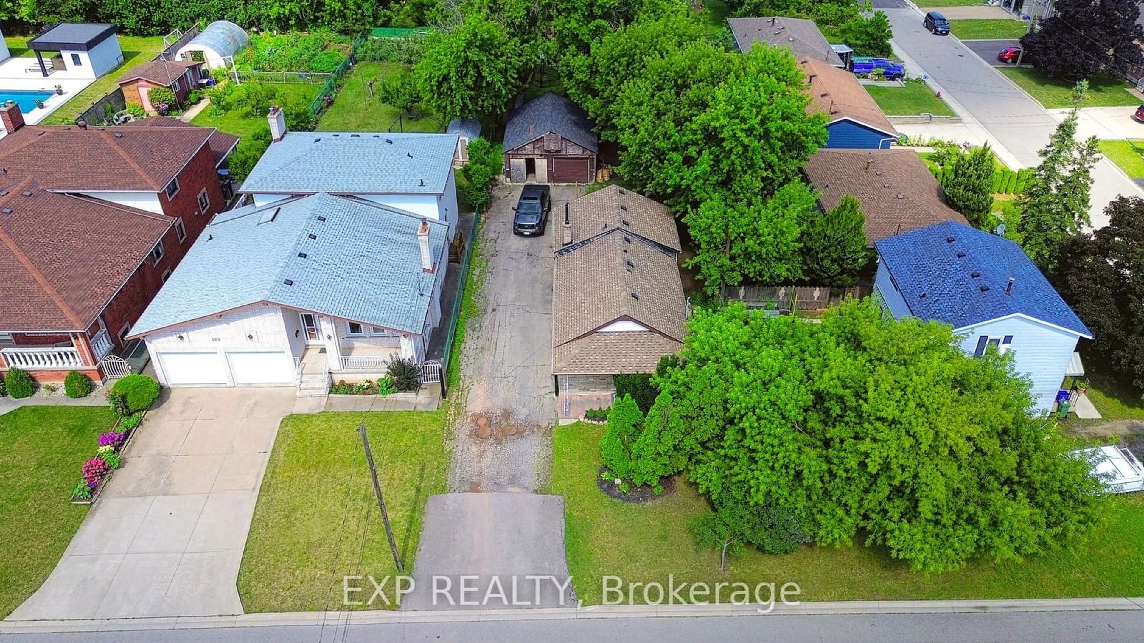 Frontside or backside of a home, the street view for 191 Margaret Ave, Hamilton Ontario L8E 2H6