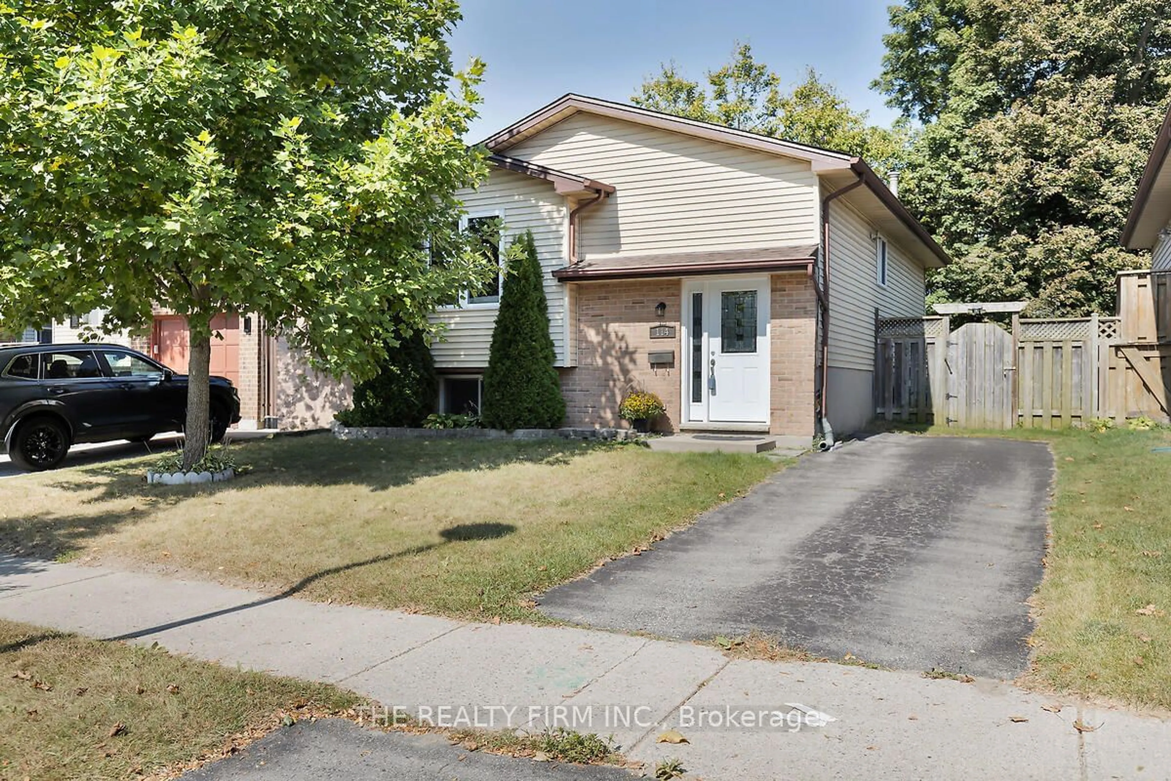 Frontside or backside of a home, the street view for 114 Saddy Ave, London Ontario N5V 4N1