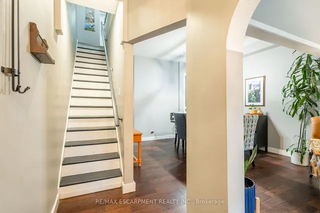 Additional property image - 166 Catharine St