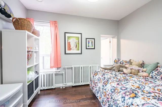 Additional property image - 166 Catharine St