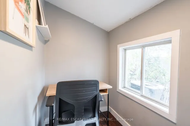 Additional property image - 166 Catharine St