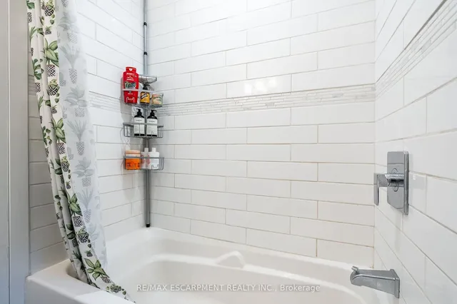 Additional property image - 166 Catharine St