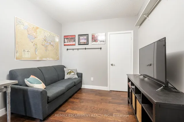 Additional property image - 166 Catharine St