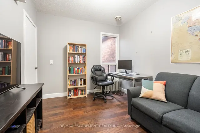 Additional property image - 166 Catharine St