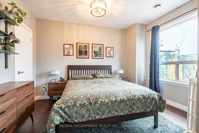 Additional property image - 166 Catharine St