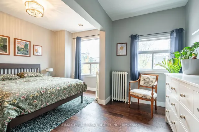 Additional property image - 166 Catharine St