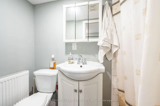Additional property image - 166 Catharine St