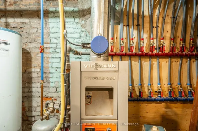 Additional property image - 166 Catharine St