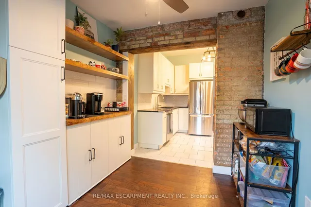Additional property image - 166 Catharine St