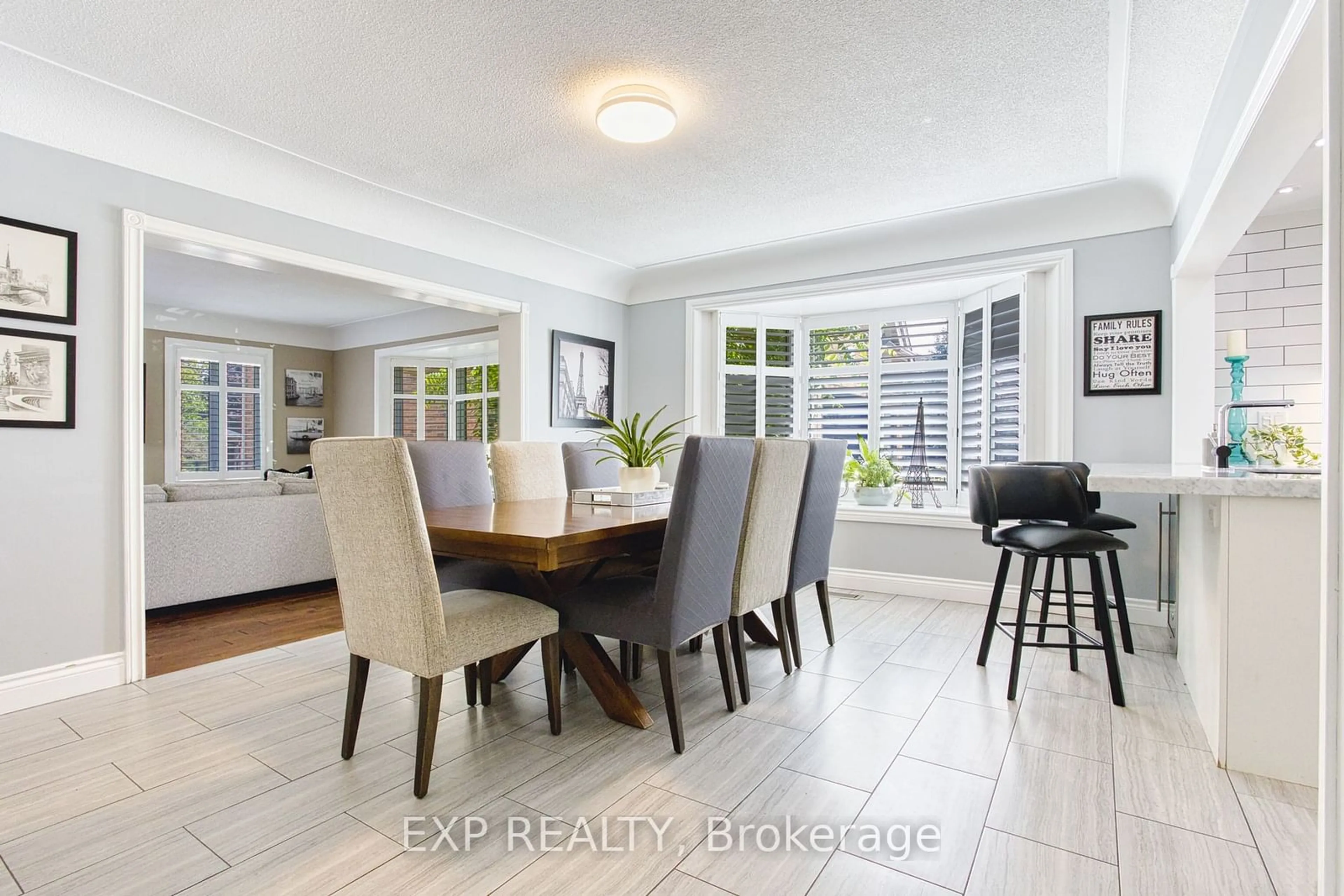 Dining room, wood floors for 580 Fifty Rd, Hamilton Ontario L8E 5T5