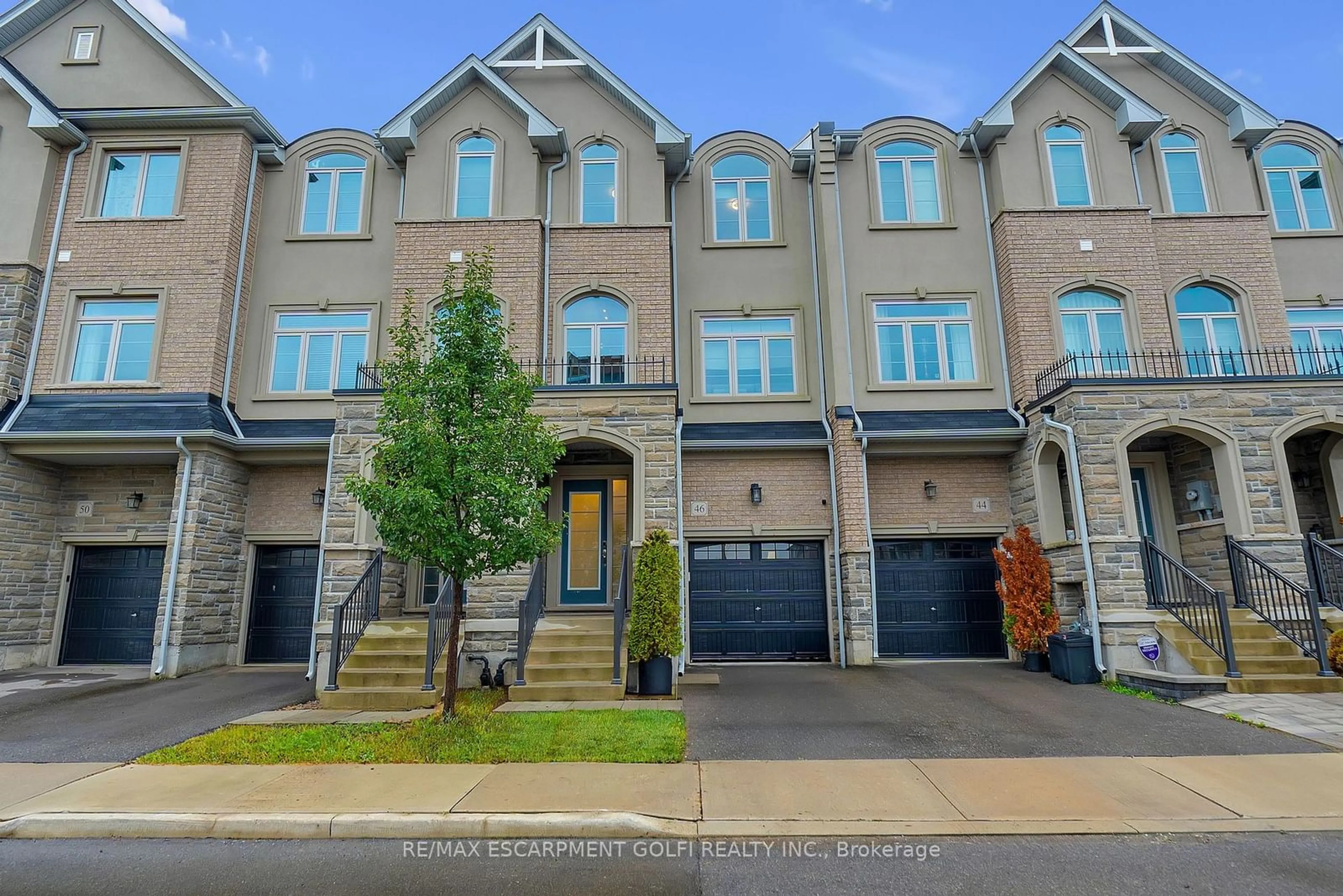 A pic from exterior of the house or condo, the street view for 46 Borers Creek Circ, Hamilton Ontario L8B 1W3