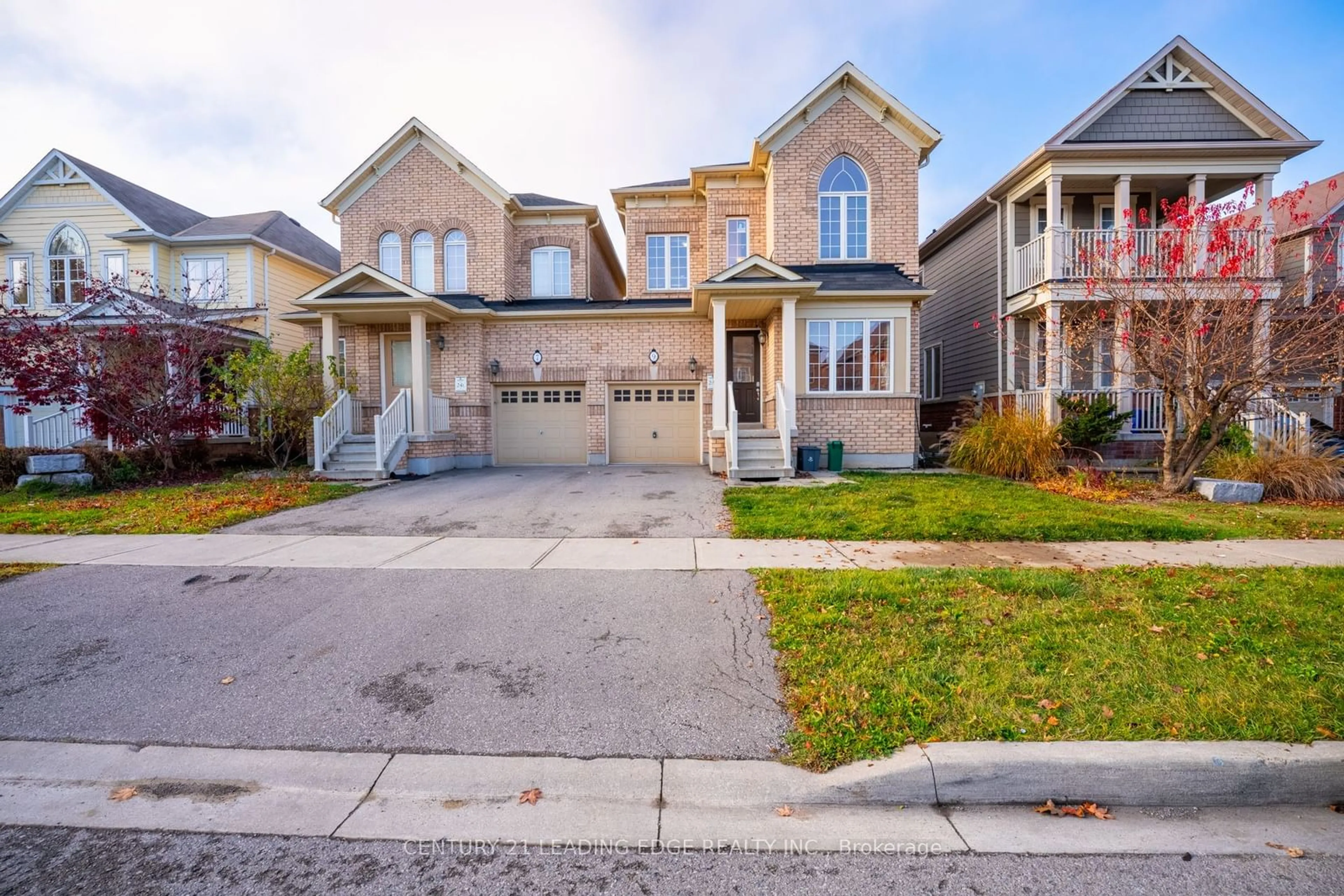 A pic from exterior of the house or condo, the street view for 9 White Ash Rd, Thorold Ontario L2V 5G5