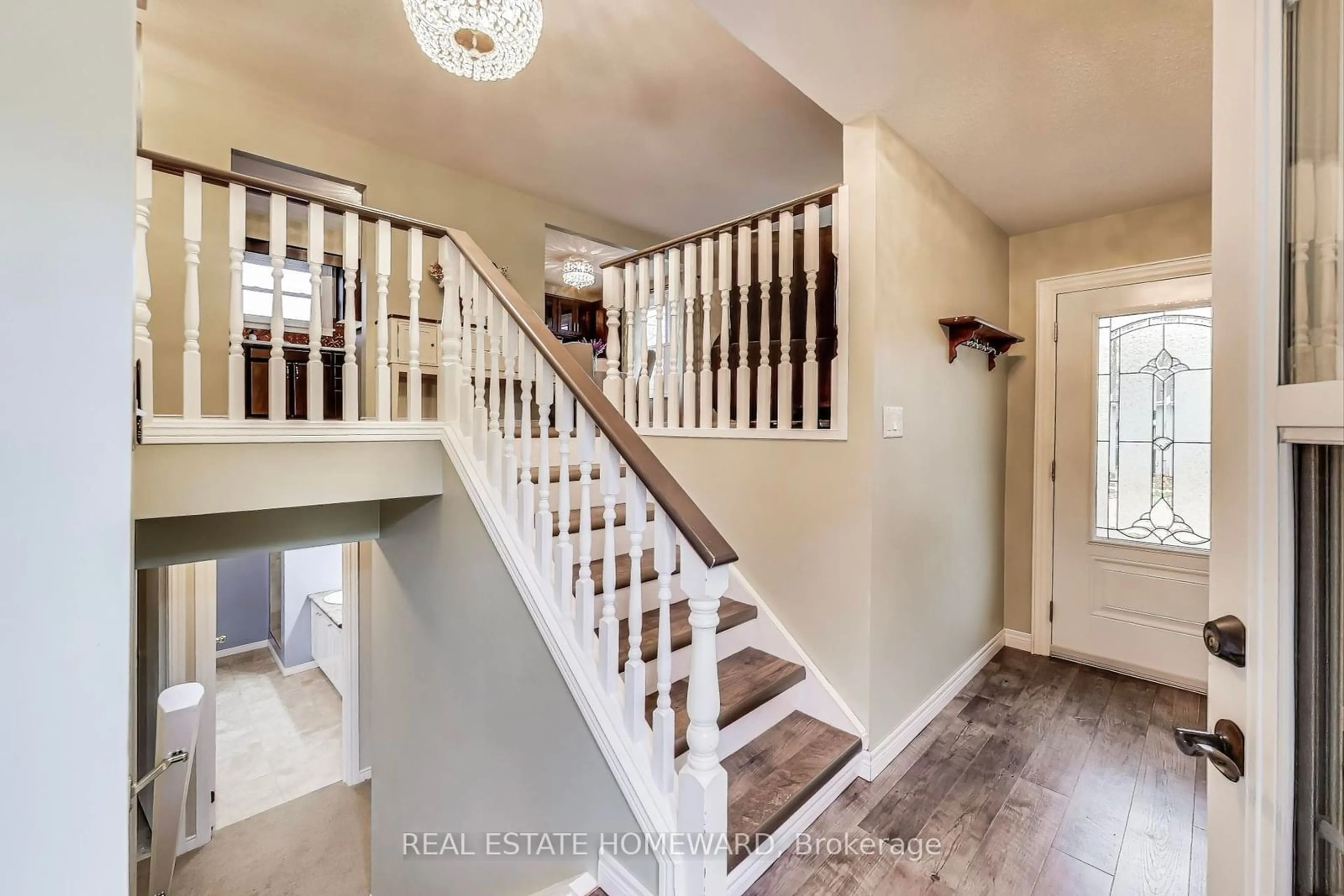 Indoor entryway, wood floors for 13 Emilie St, Brantford Ontario N3S 1S5