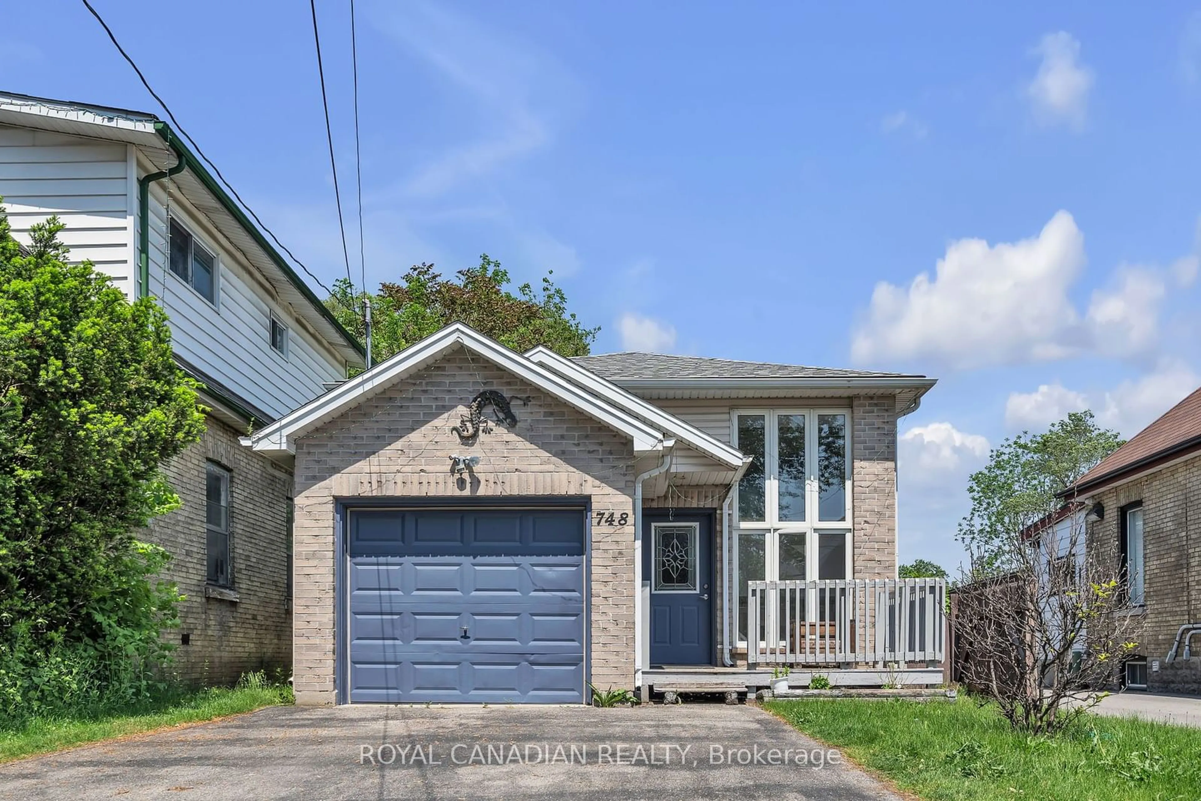 Frontside or backside of a home, cottage for 748 Little Hill St, London Ontario N5Z 1M9