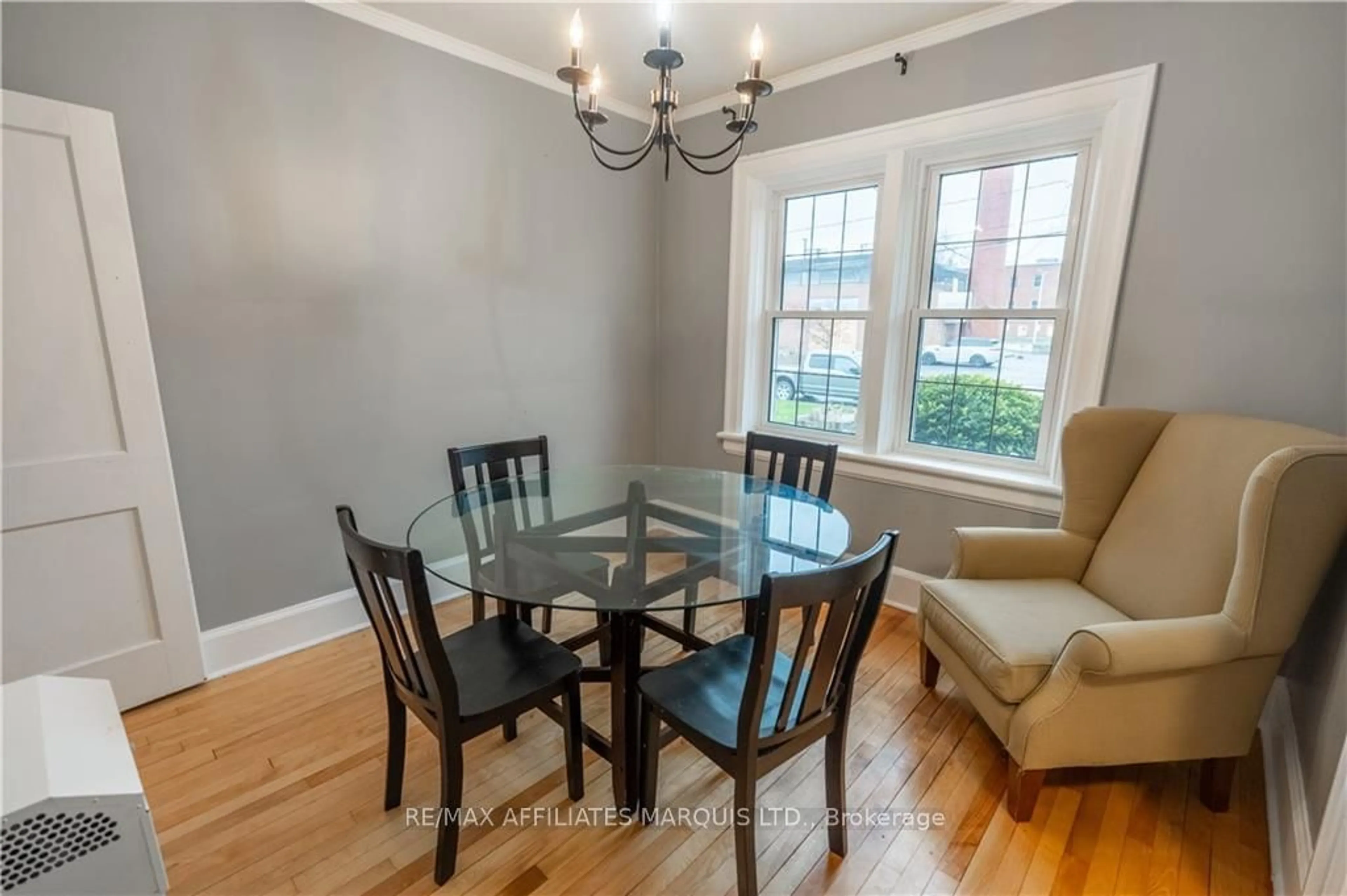 Dining room, wood floors for 9 OLD ORCHARD Ave, Cornwall Ontario K6H 2H1