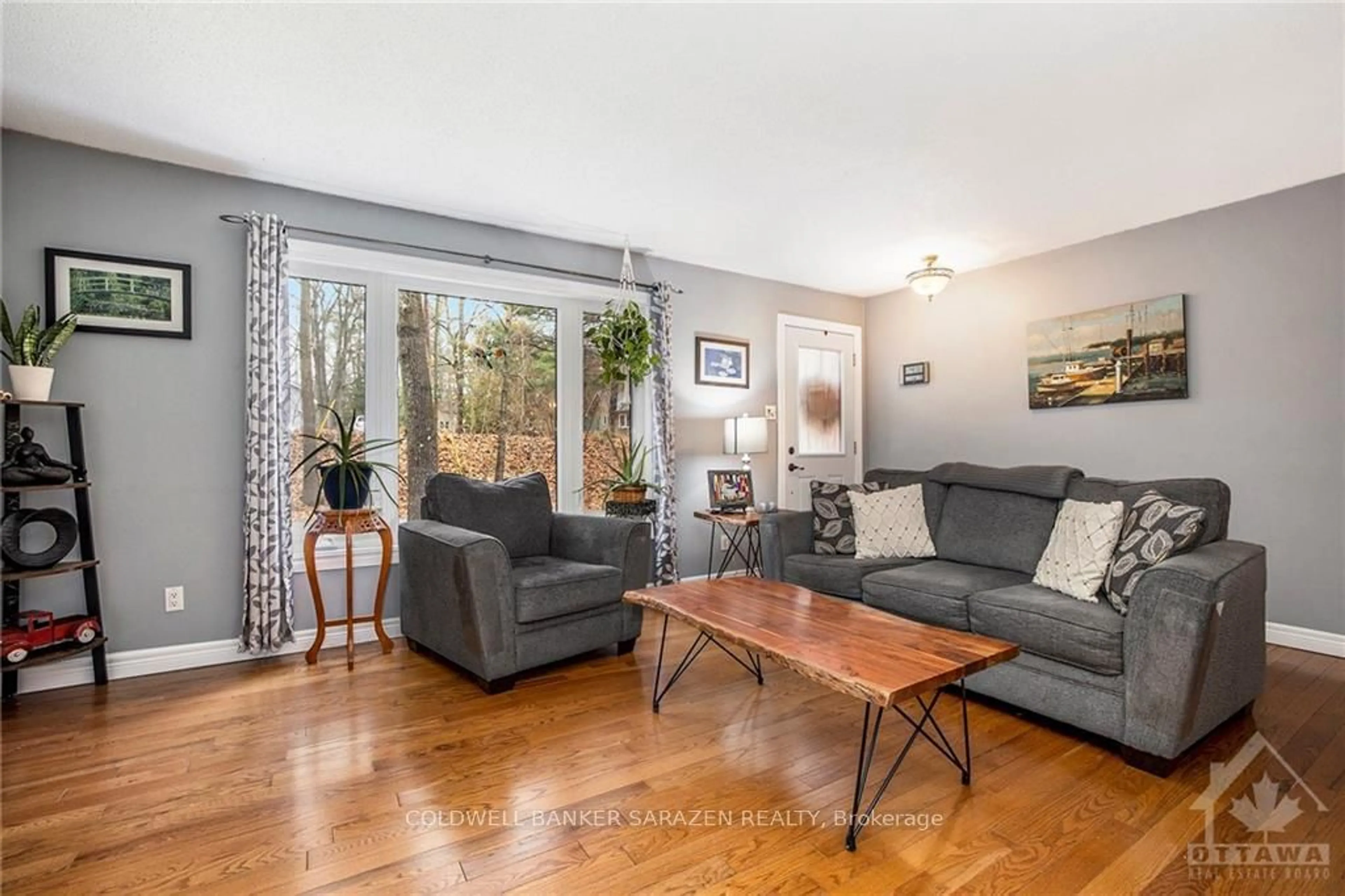 Living room, wood floors for 196 MACMILLAN Lane, Constance Bay - Dunrobin - Kilmaurs - Woodlawn Ontario K0A 3M0