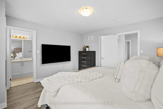 Additional property image - 271 Dalgleish Tr
