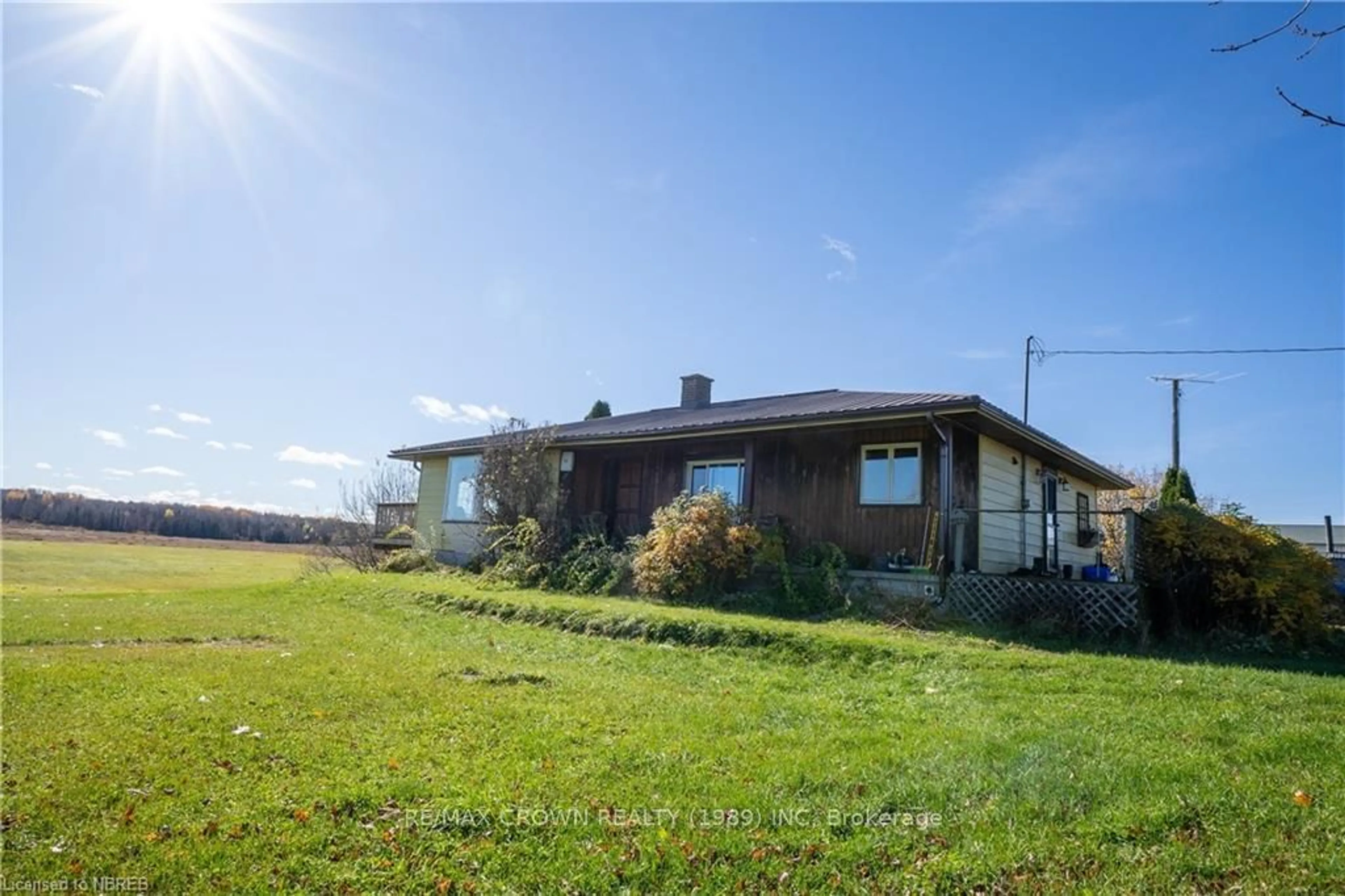 Frontside or backside of a home, cottage for 537 FARMERS Line, Bonfield Ontario P0H 2E0