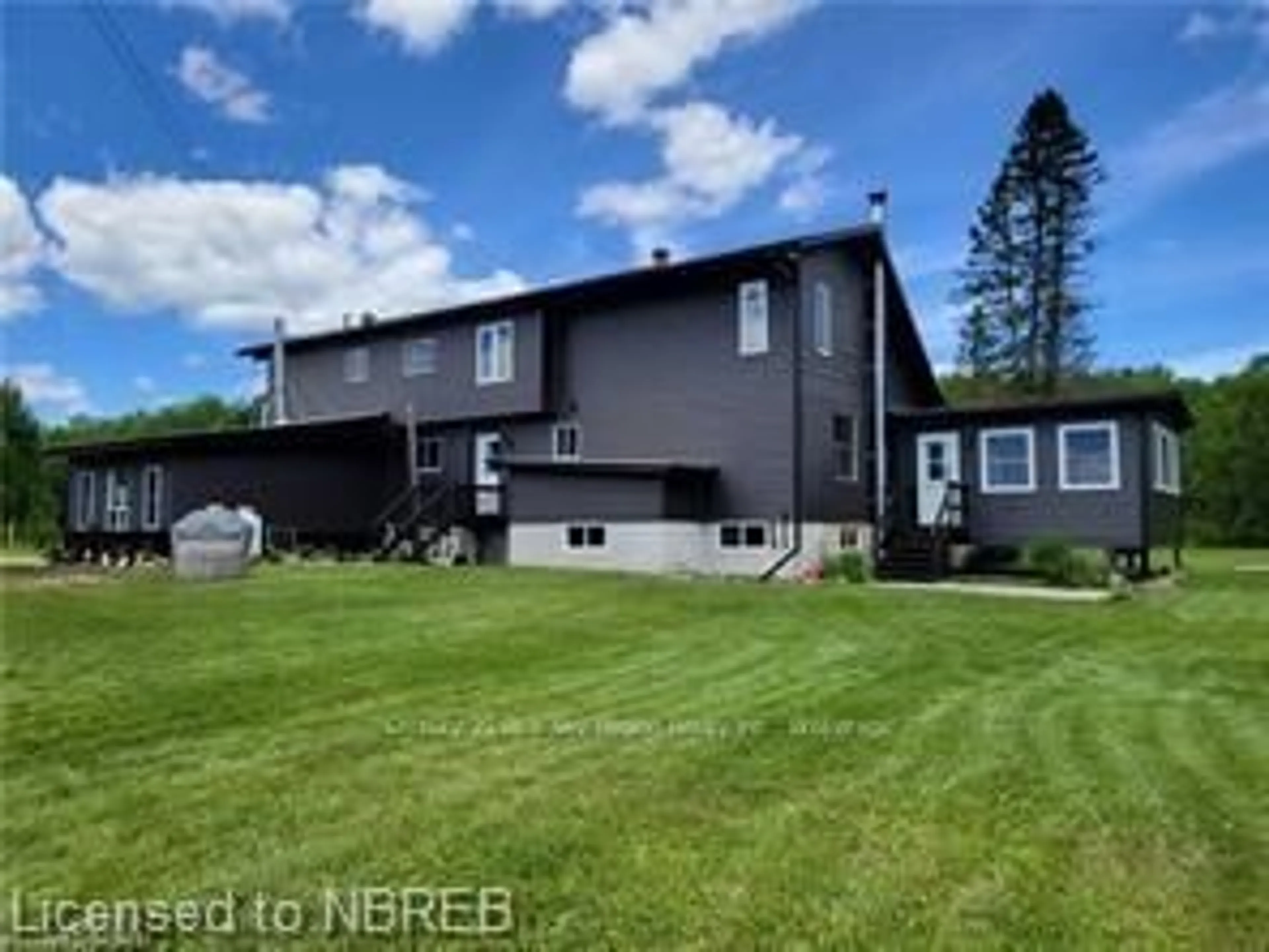 Frontside or backside of a home, cottage for 78 PAPINEAU Rd, Papineau-Cameron Ontario P0H 1V0