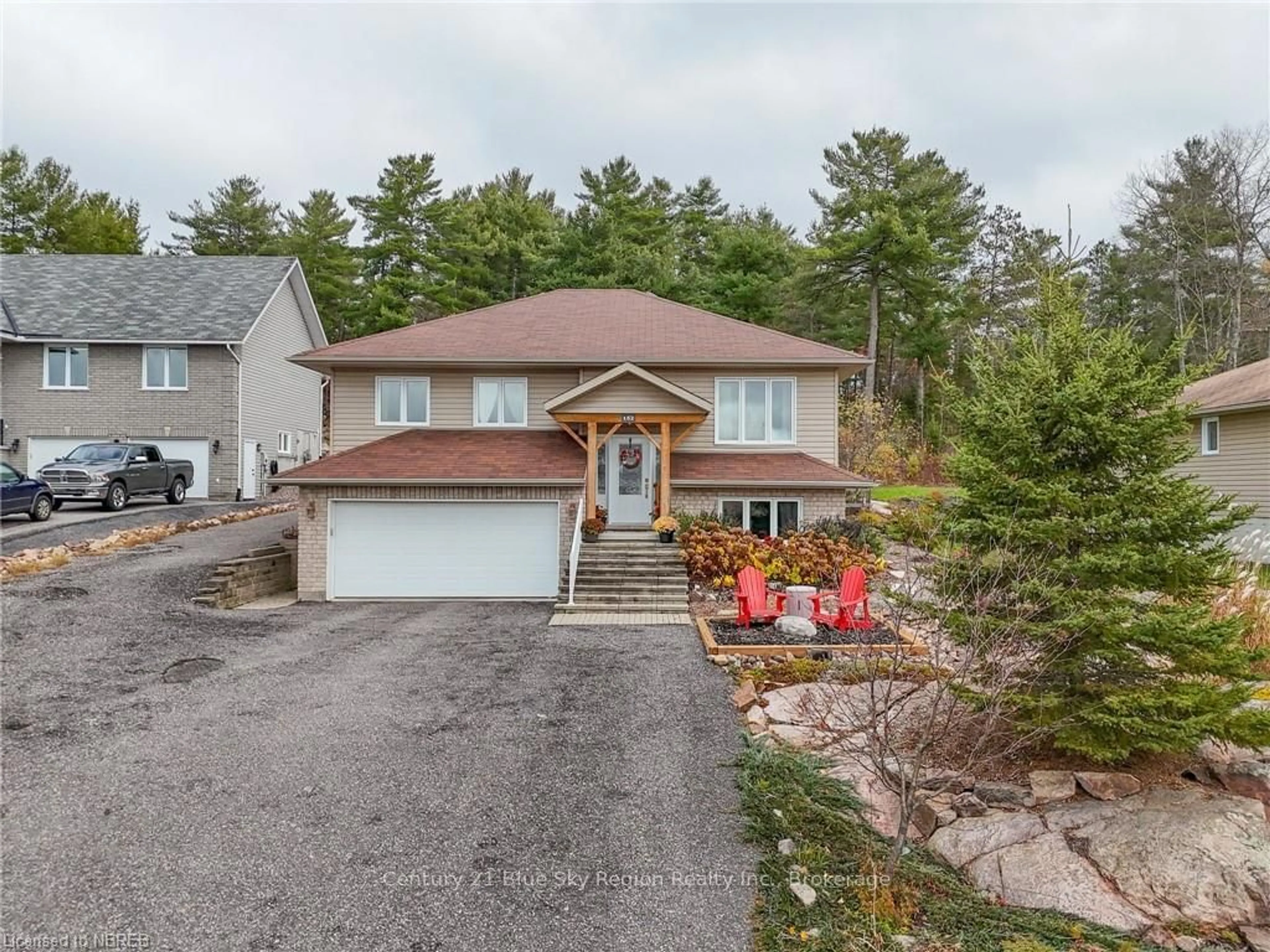 Frontside or backside of a home, cottage for 152 FAIRWAY Dr, Callander Ontario P0H 1H0