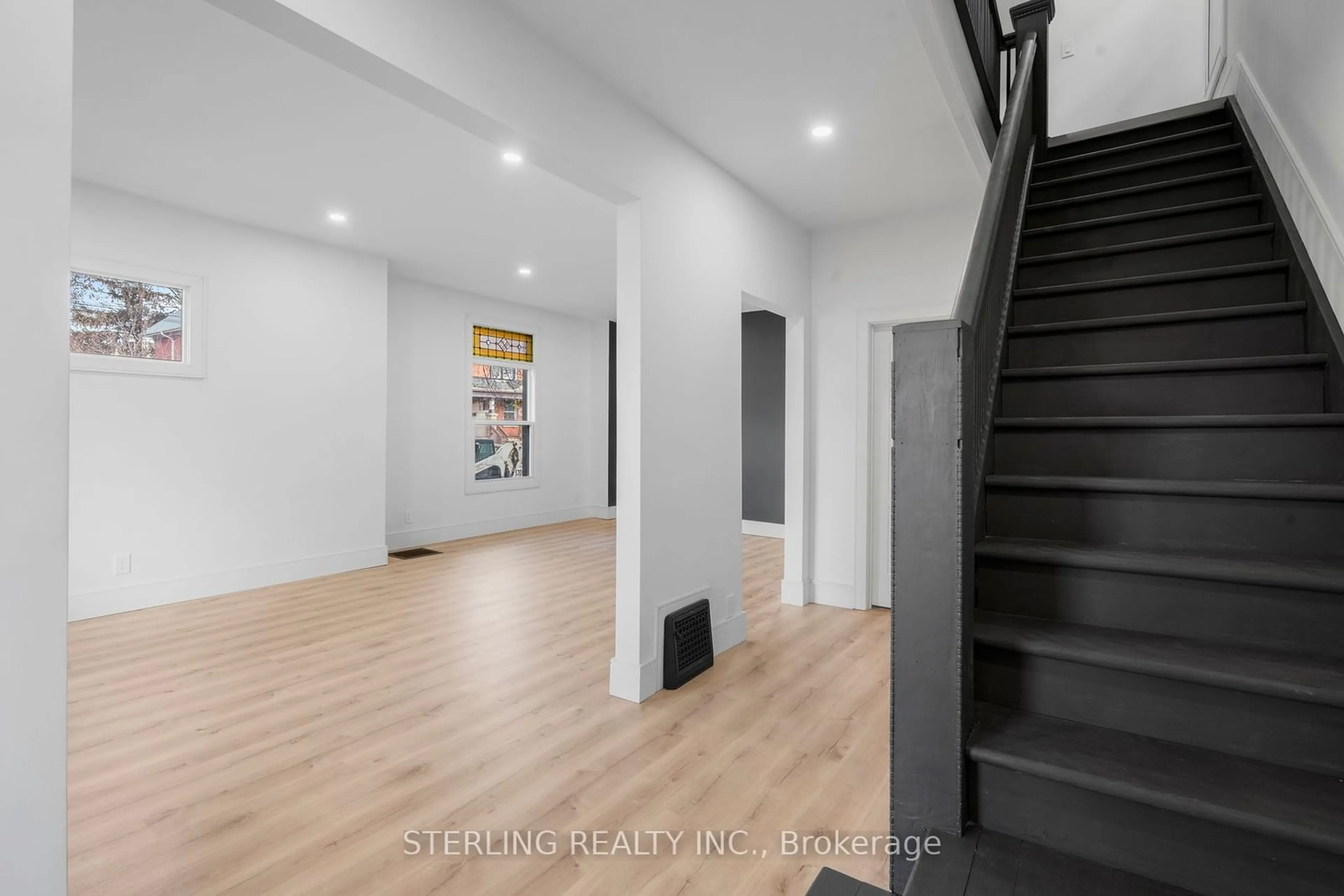 Indoor entryway, wood floors for 200 Stewart St, Peterborough Ontario K9J 3M5