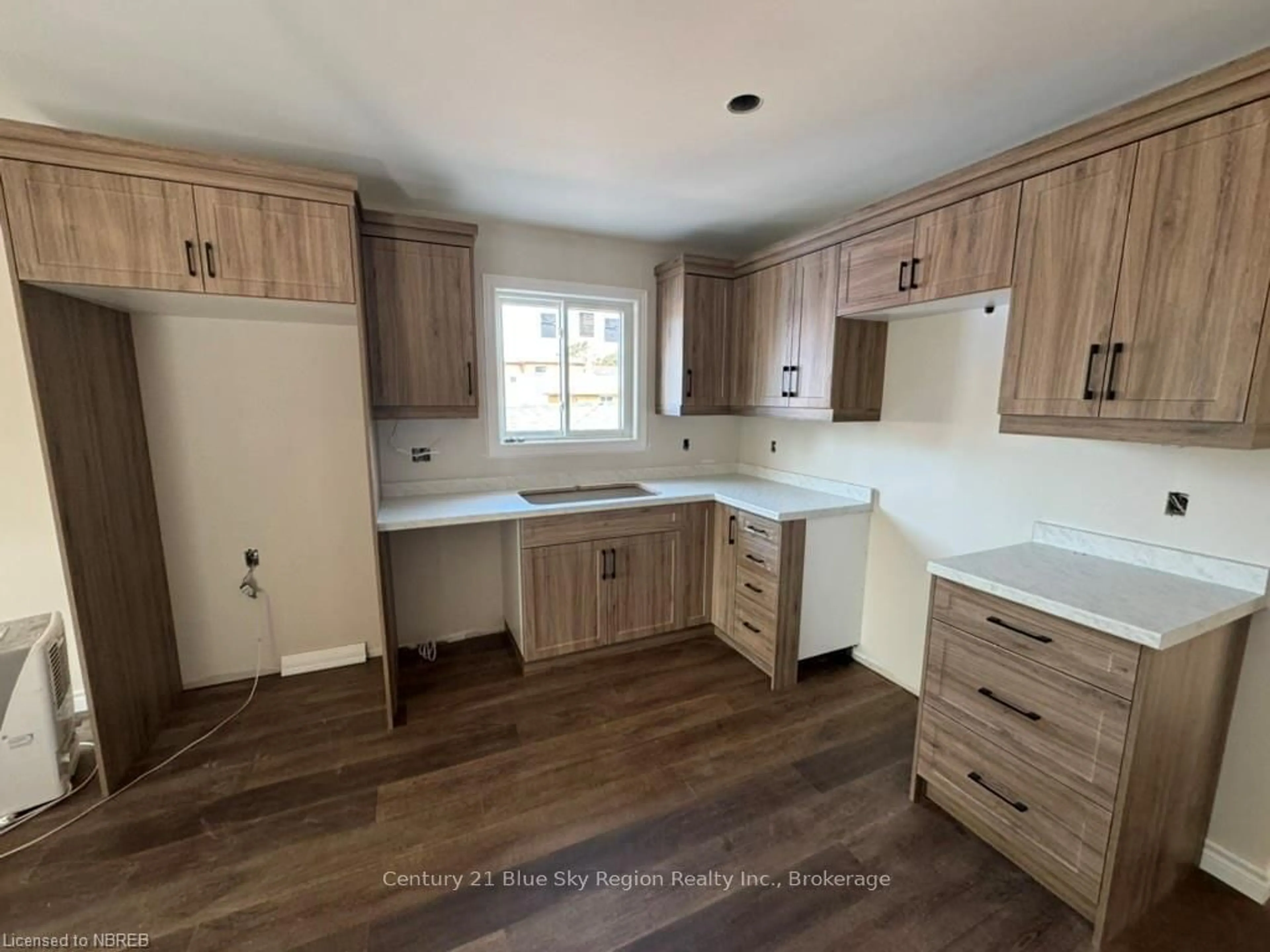 Open concept kitchen for 1556 FRASER St, North Bay Ontario P1B 3Z2