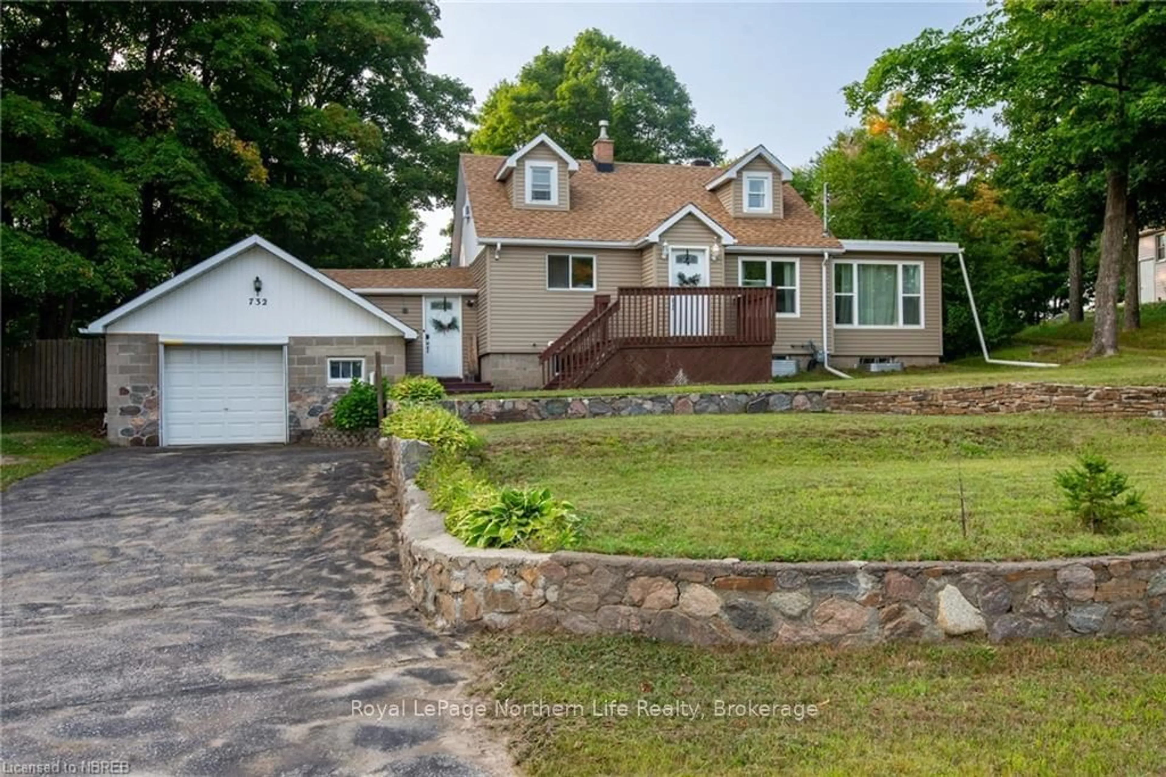 Frontside or backside of a home, cottage for 732 AIRPORT Rd, North Bay Ontario P1C 1A2