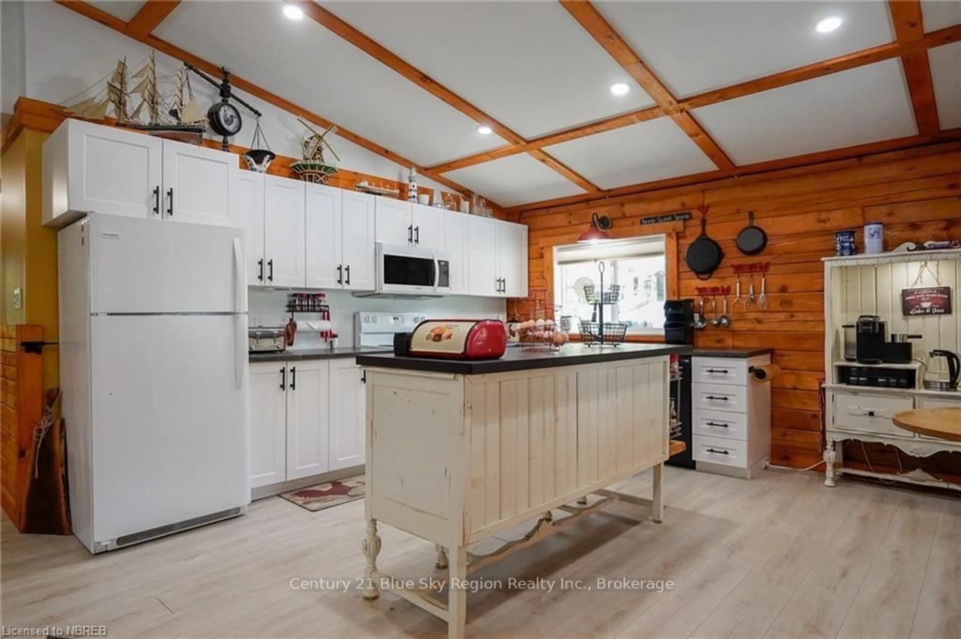 Kitchen, wood floors, cottage for 507 BOUNDARY Rd, Nipissing Ontario P0H 2E0