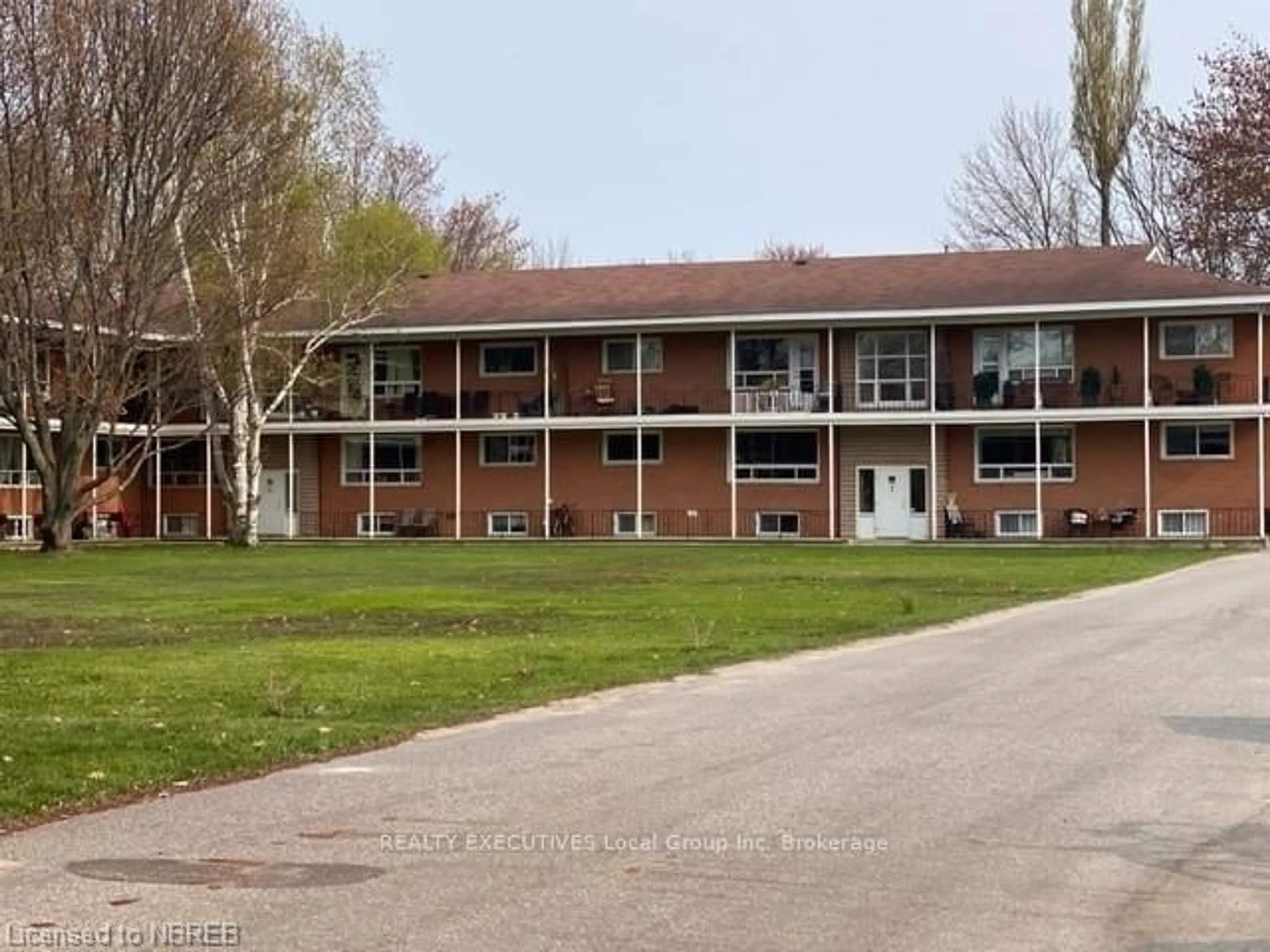 A pic from exterior of the house or condo, the front or back of building for 40 JUDGE Ave #19, North Bay Ontario P1A 1B4