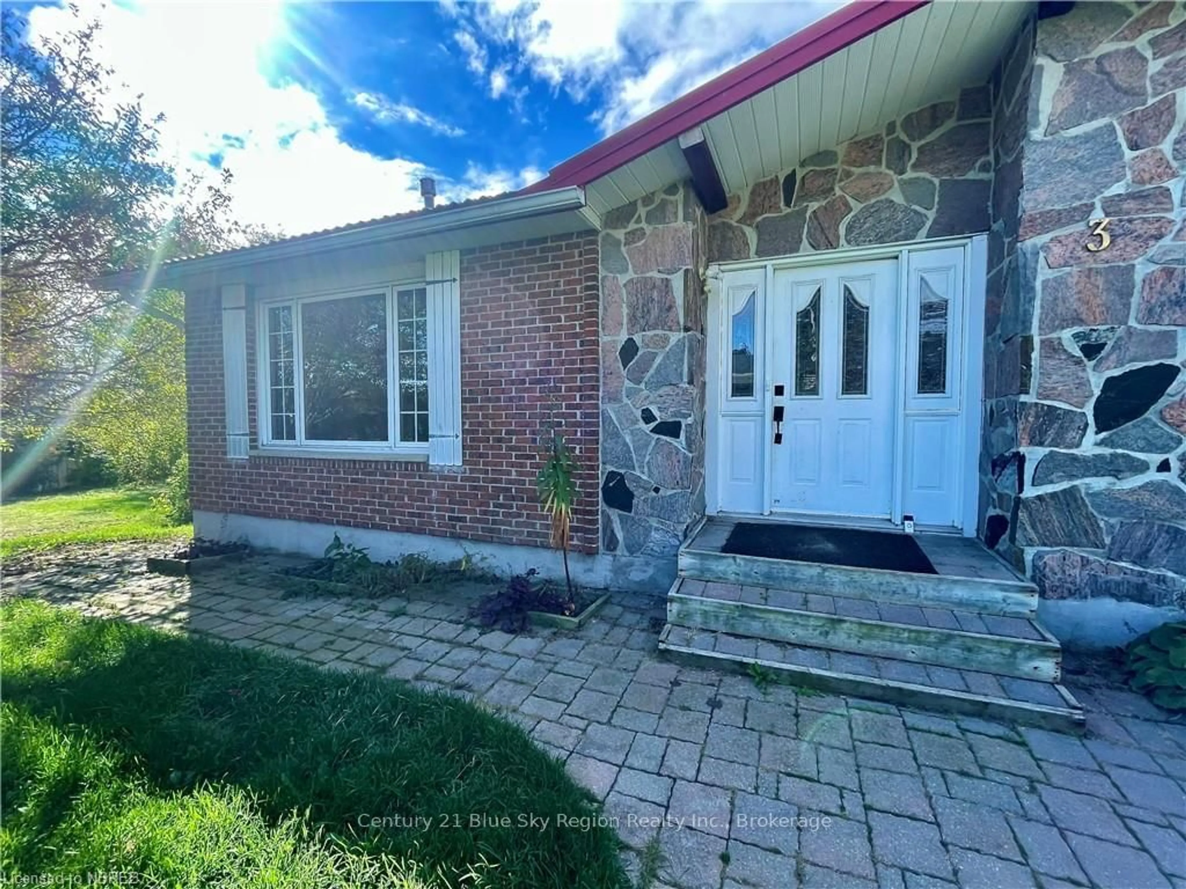 Home with brick exterior material for 3 LAURIER St, West Nipissing Ontario P0H 2M0