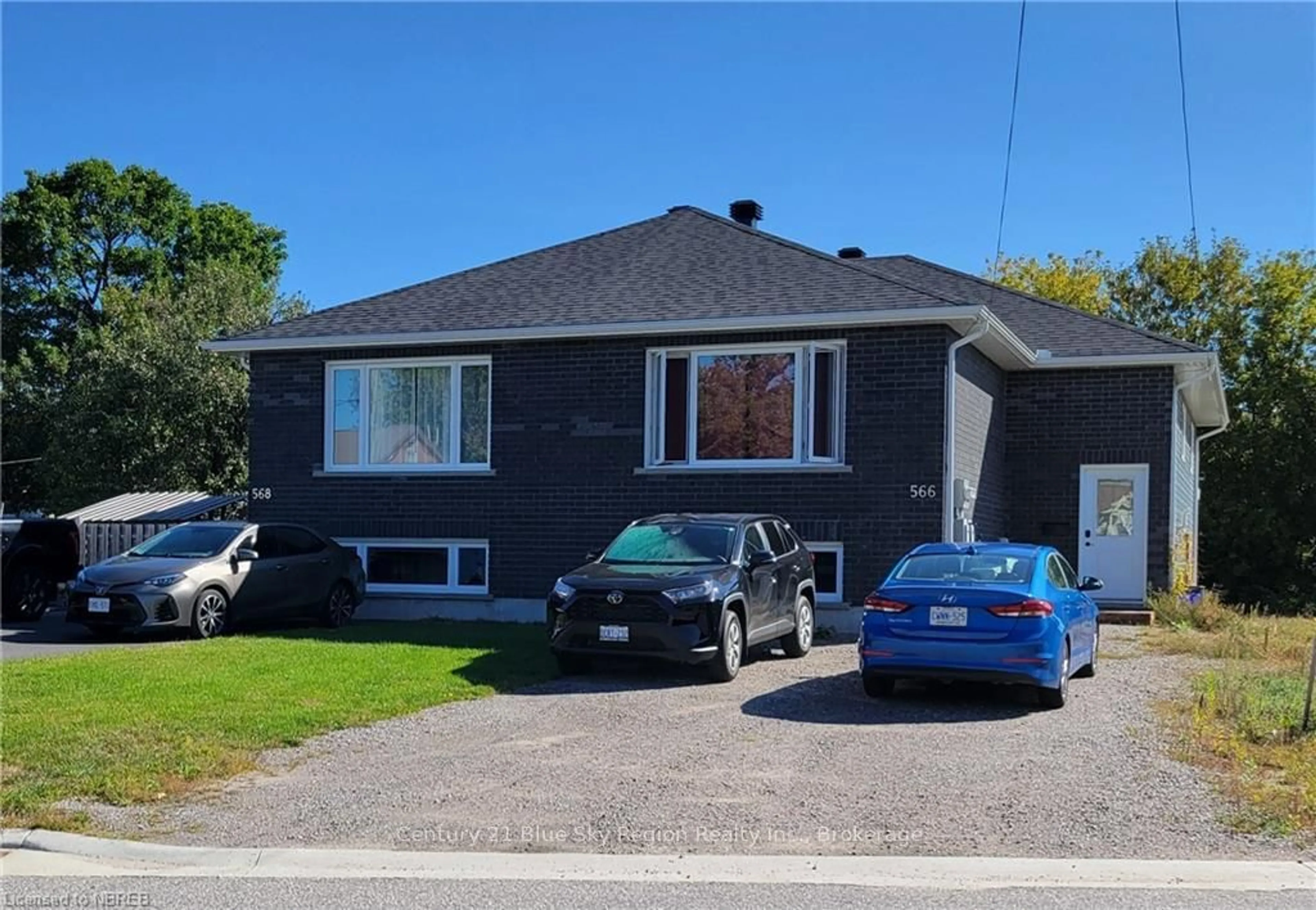 Frontside or backside of a home, cottage for 566 GALT St, North Bay Ontario P1B 5M5