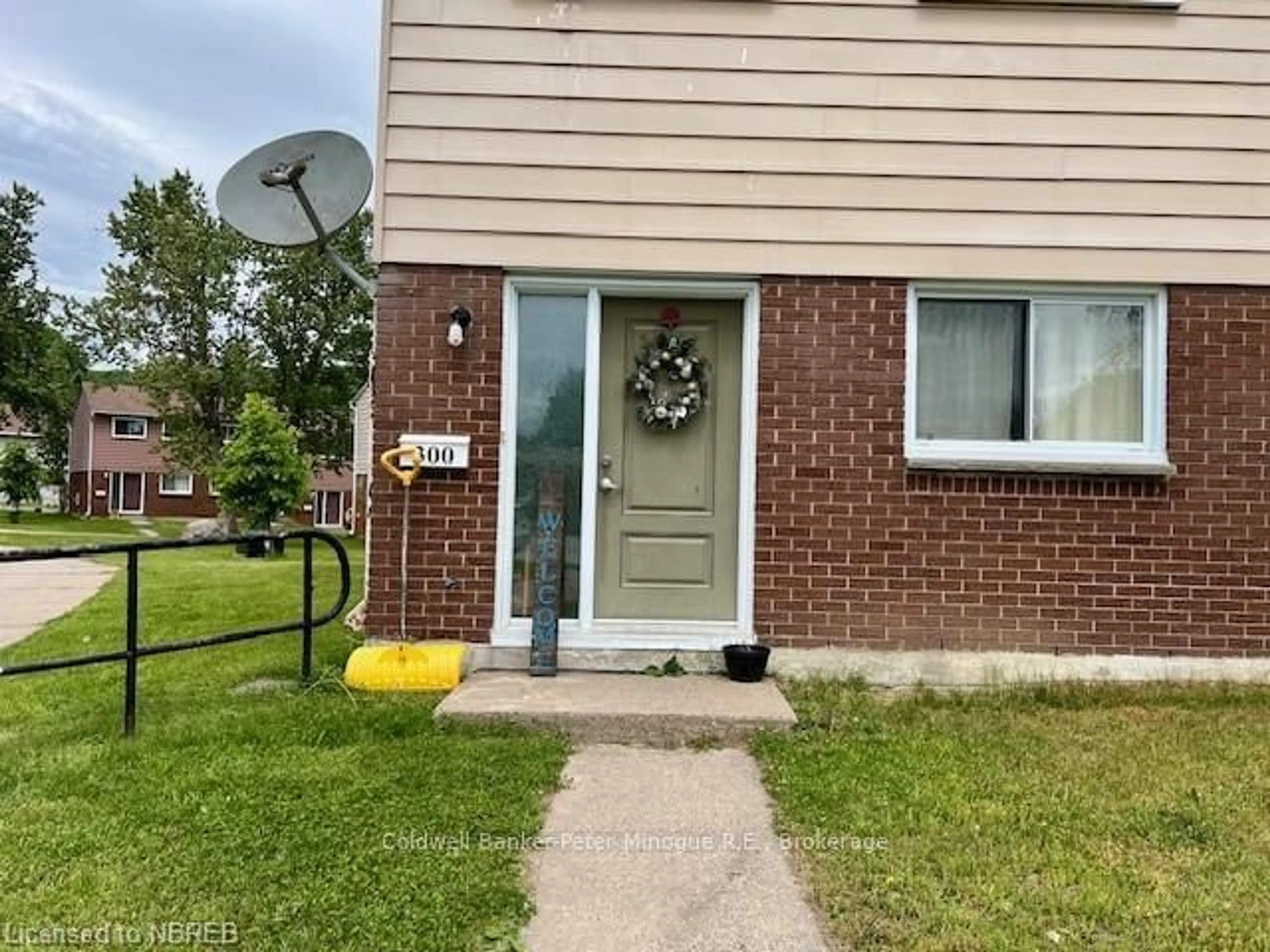 A pic from exterior of the house or condo, the street view for 300 GLEN ROUGE Dr, North Bay Ontario P1A 3K9