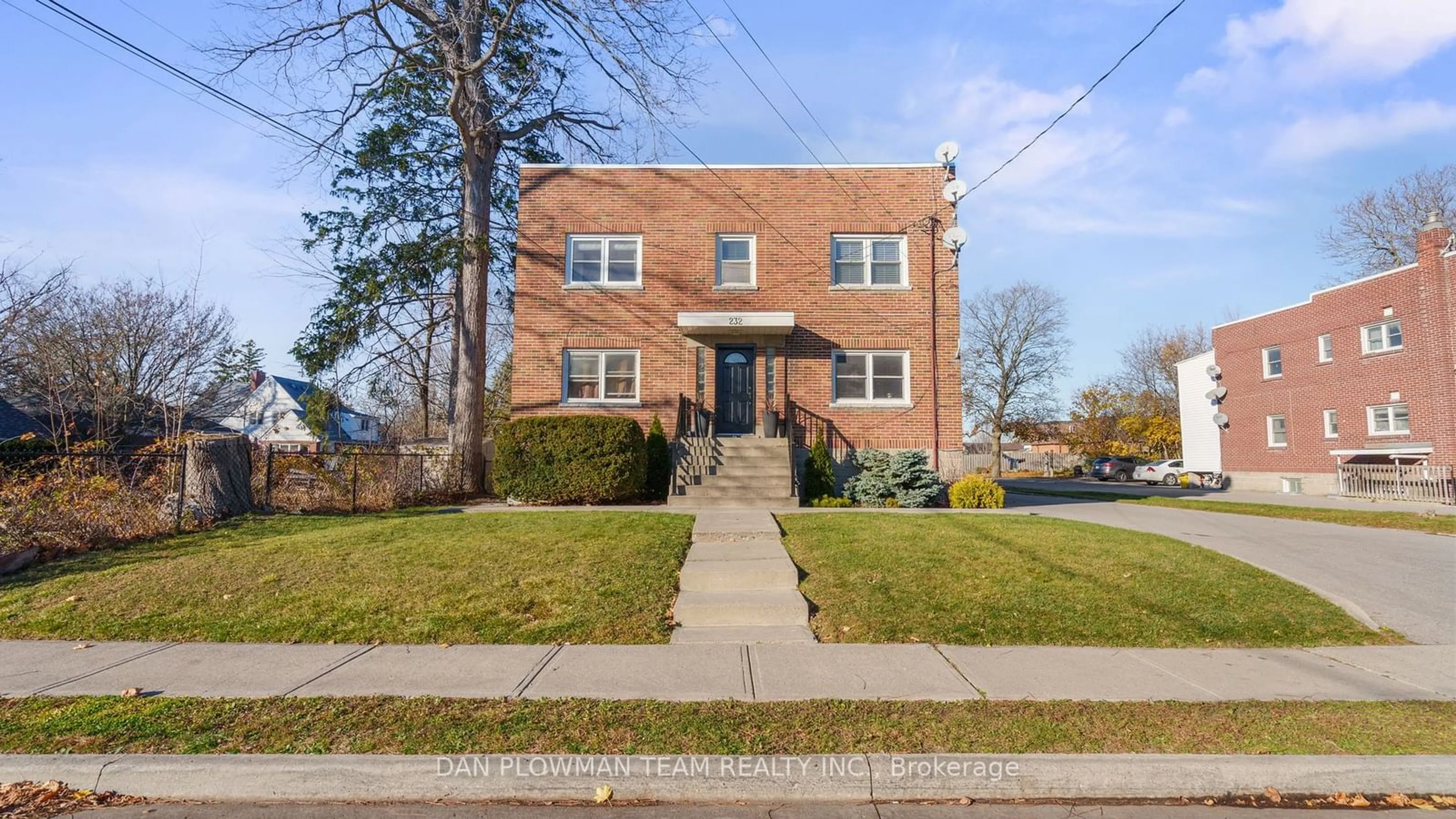 A pic from exterior of the house or condo, the street view for 232 James St, Cobourg Ontario K9A 1H7