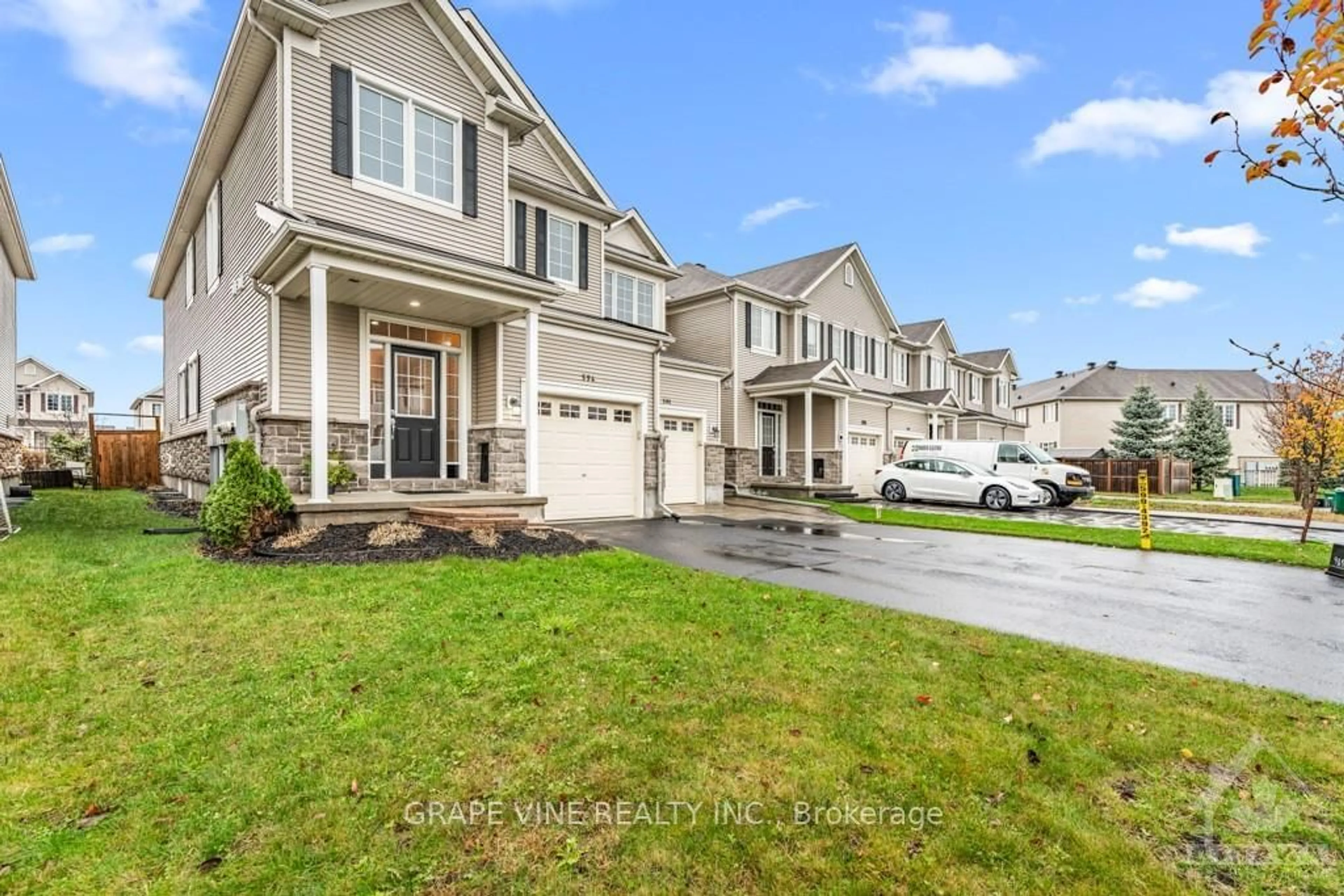 Frontside or backside of a home, the street view for 594 BARRICK HILL Rd, Kanata Ontario K2M 0B3