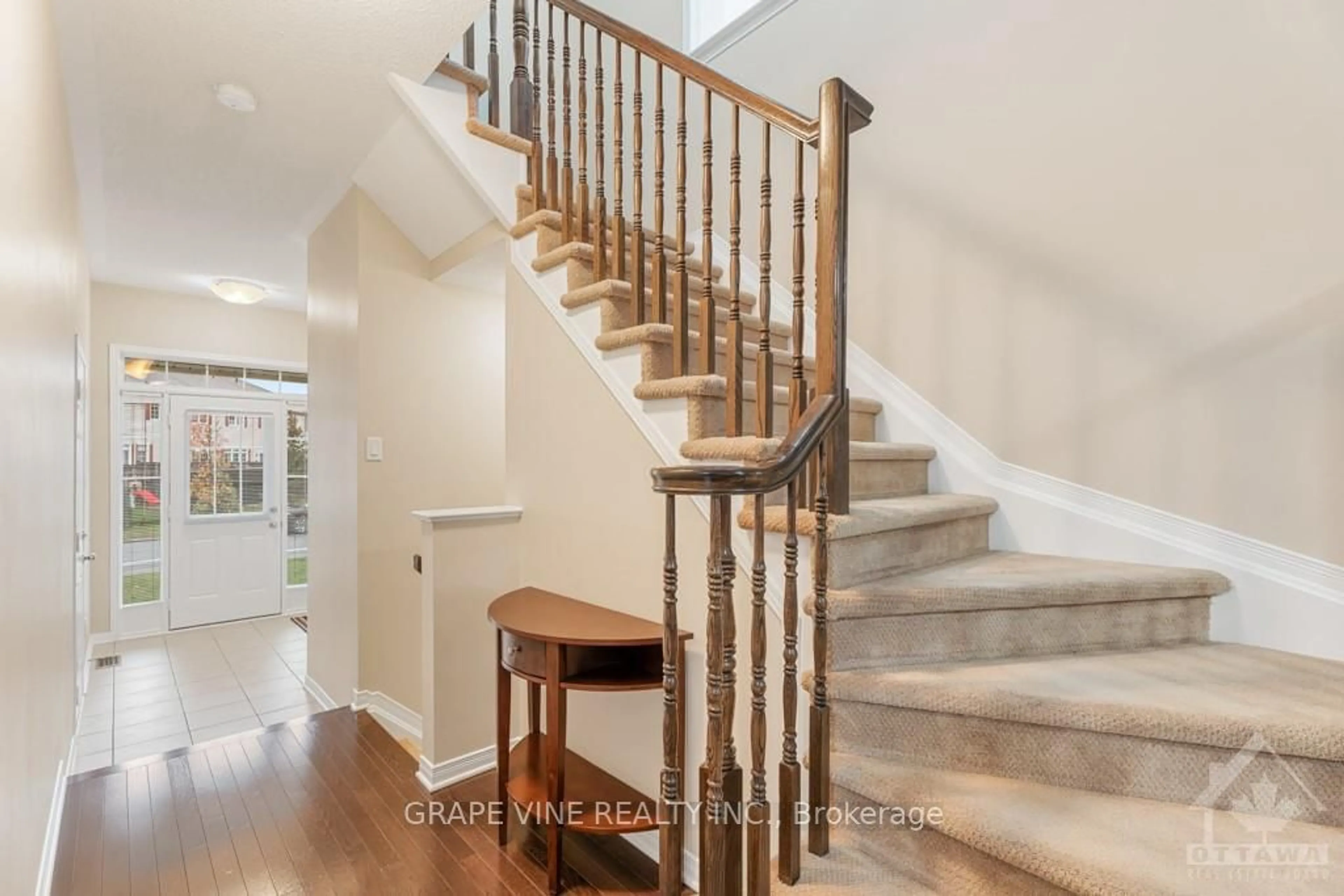 Stairs for 594 BARRICK HILL Rd, Kanata Ontario K2M 0B3