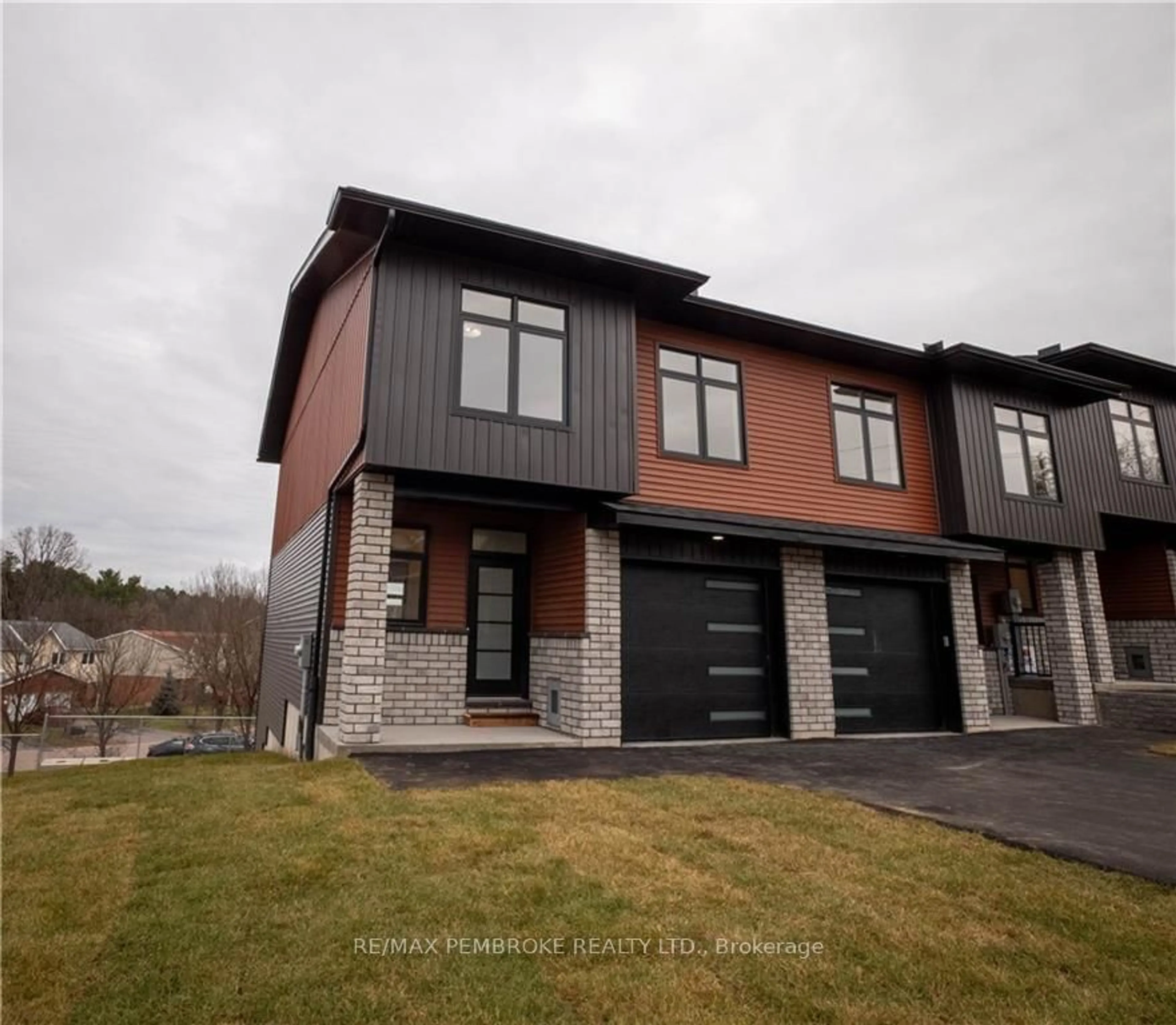 Home with brick exterior material for 13 NORTHBROOK St, Petawawa Ontario K8H 3N4