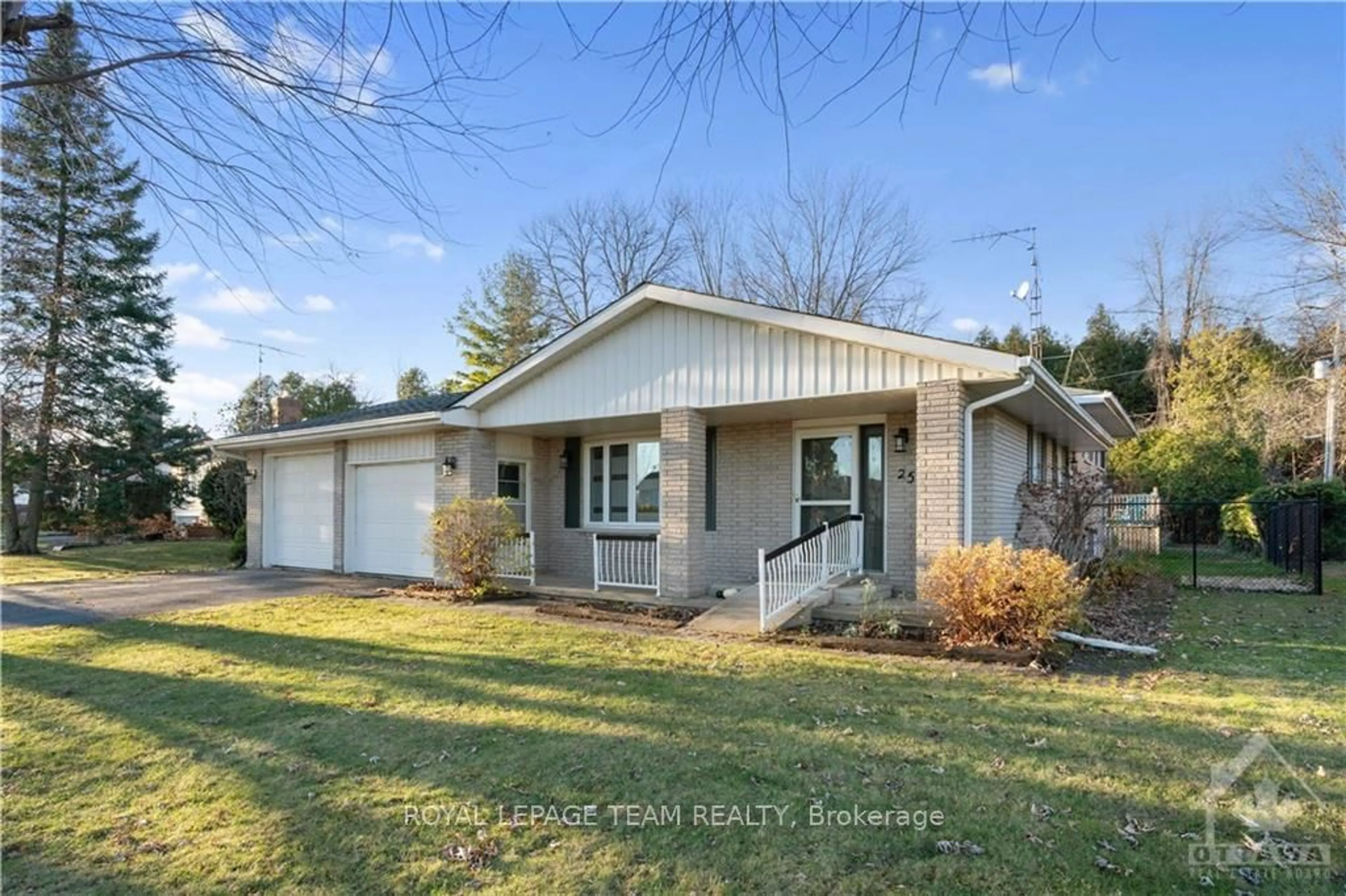 Frontside or backside of a home, cottage for 25 HOOPLE St, South Stormont Ontario K0C 1M0