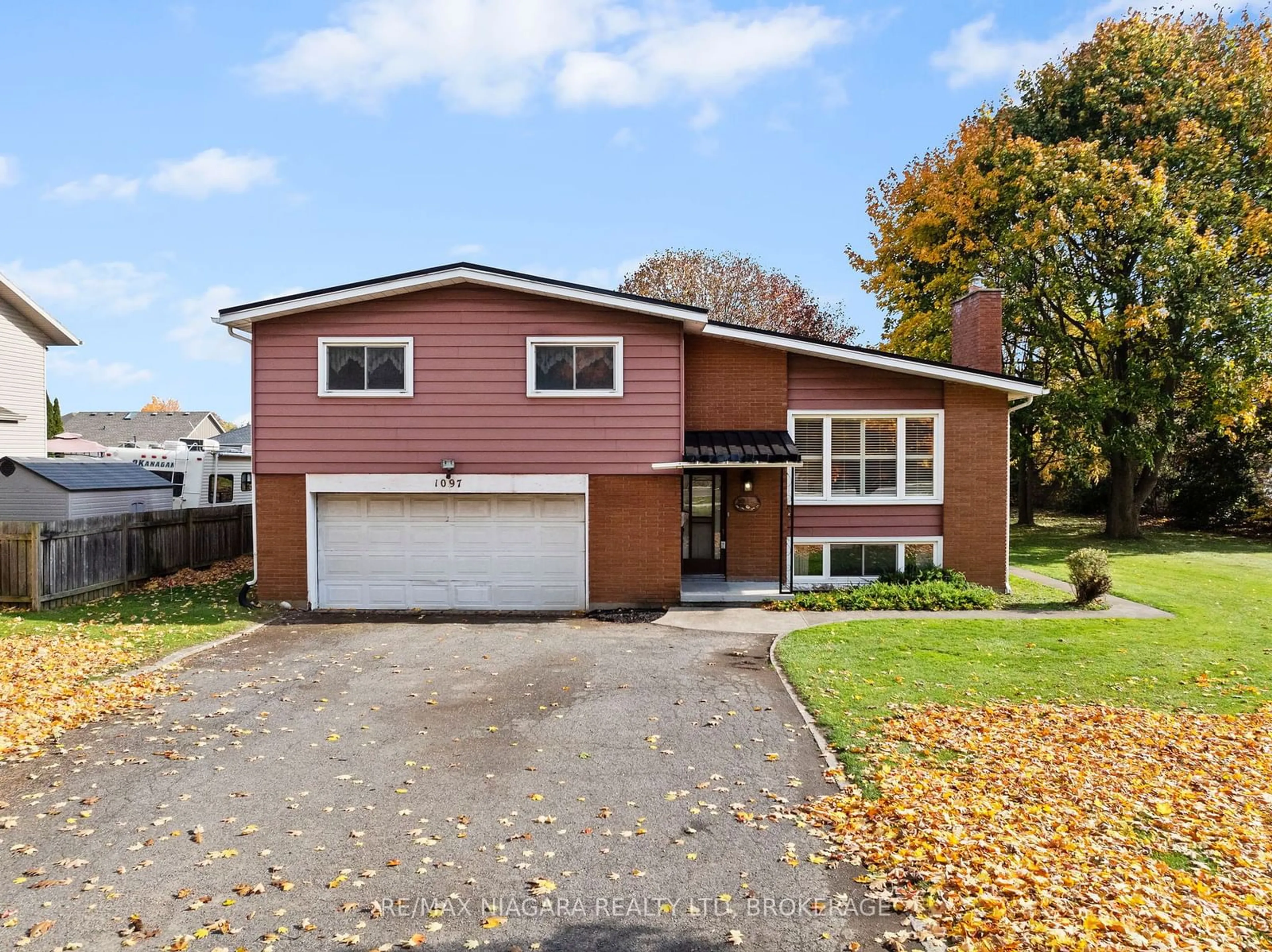 Frontside or backside of a home, cottage for 1097 Pelham St, Pelham Ontario L3C 3E4