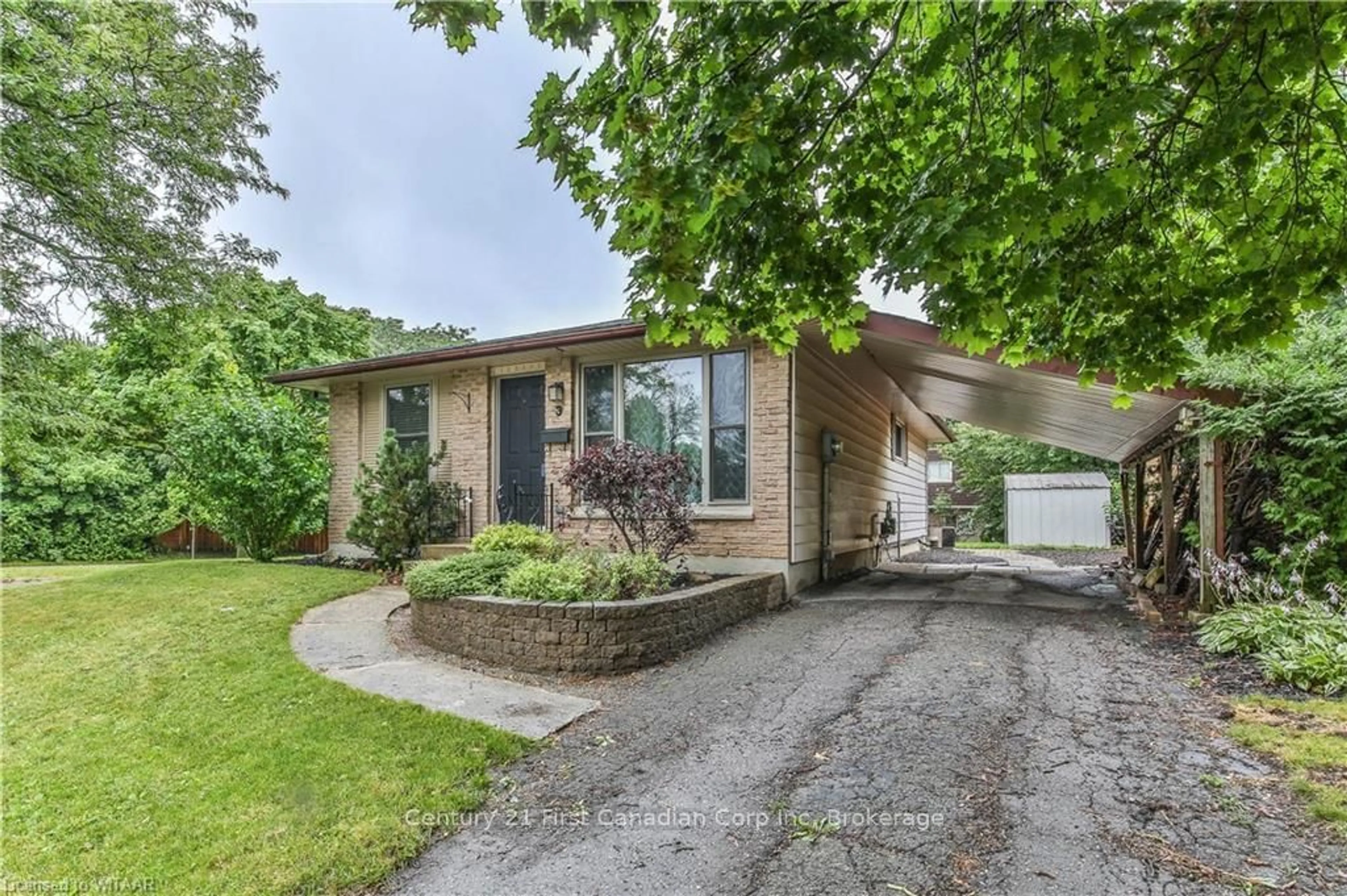 Frontside or backside of a home, cottage for 3 BRUNSWICK Ave, London Ontario N6G 3K4