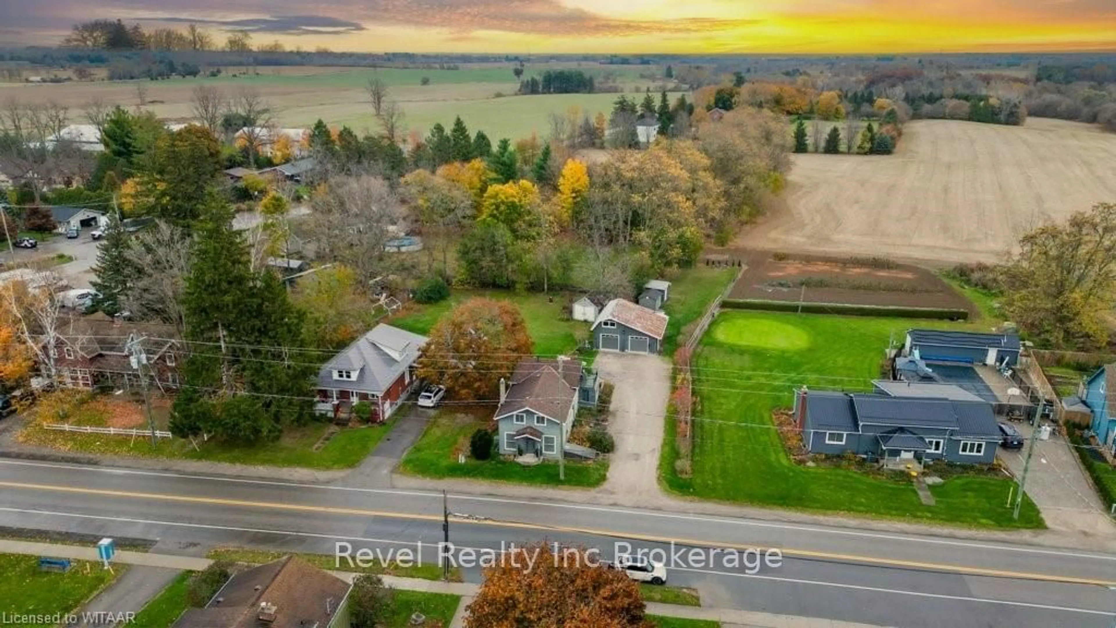 Frontside or backside of a home, the street view for 712 MOUNT PLEASANT Rd, Brant Ontario N0E 1K0