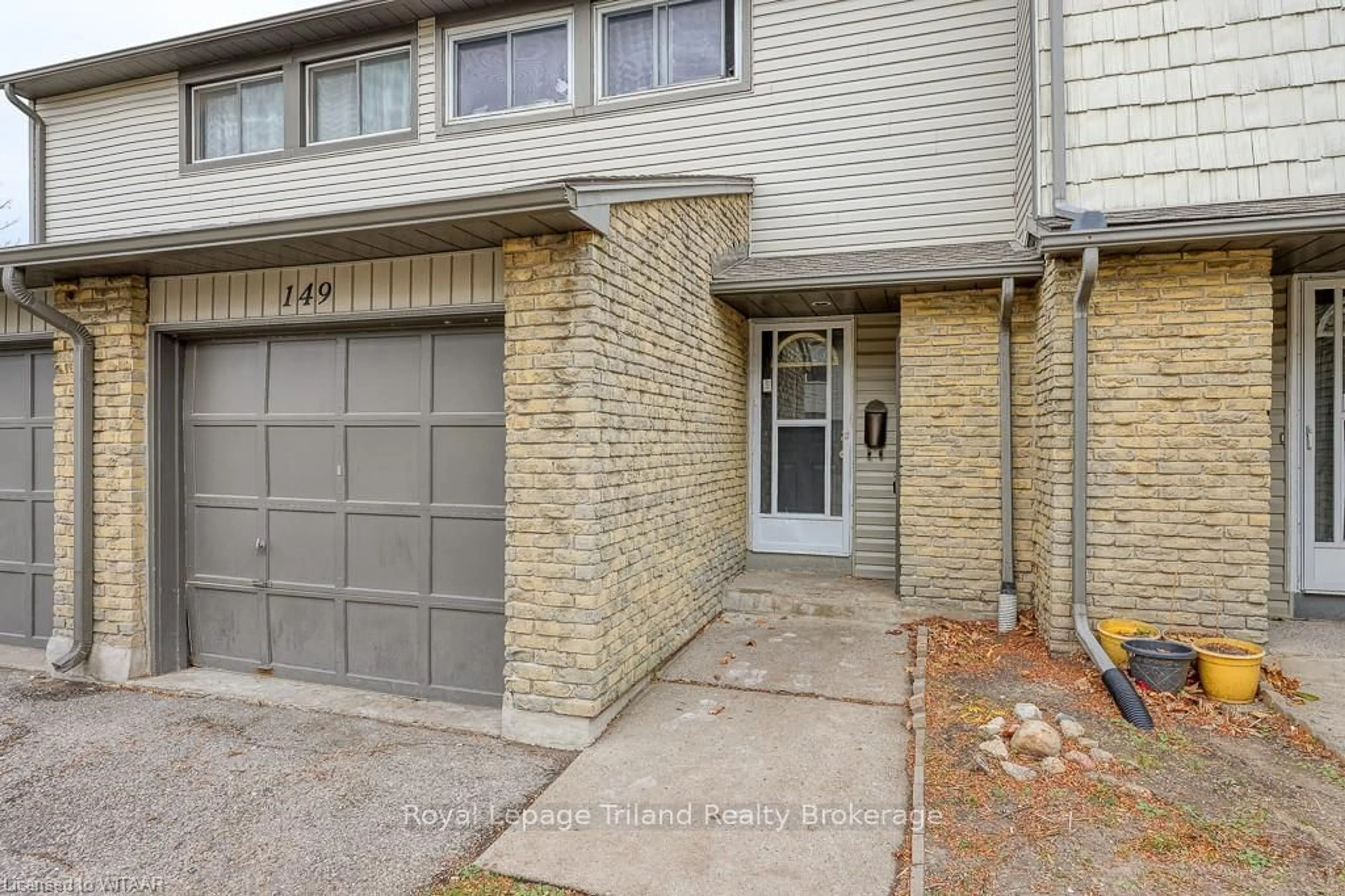 A pic from exterior of the house or condo, the street view for 149 DEVERON Cres, London Ontario N5Z 4J7