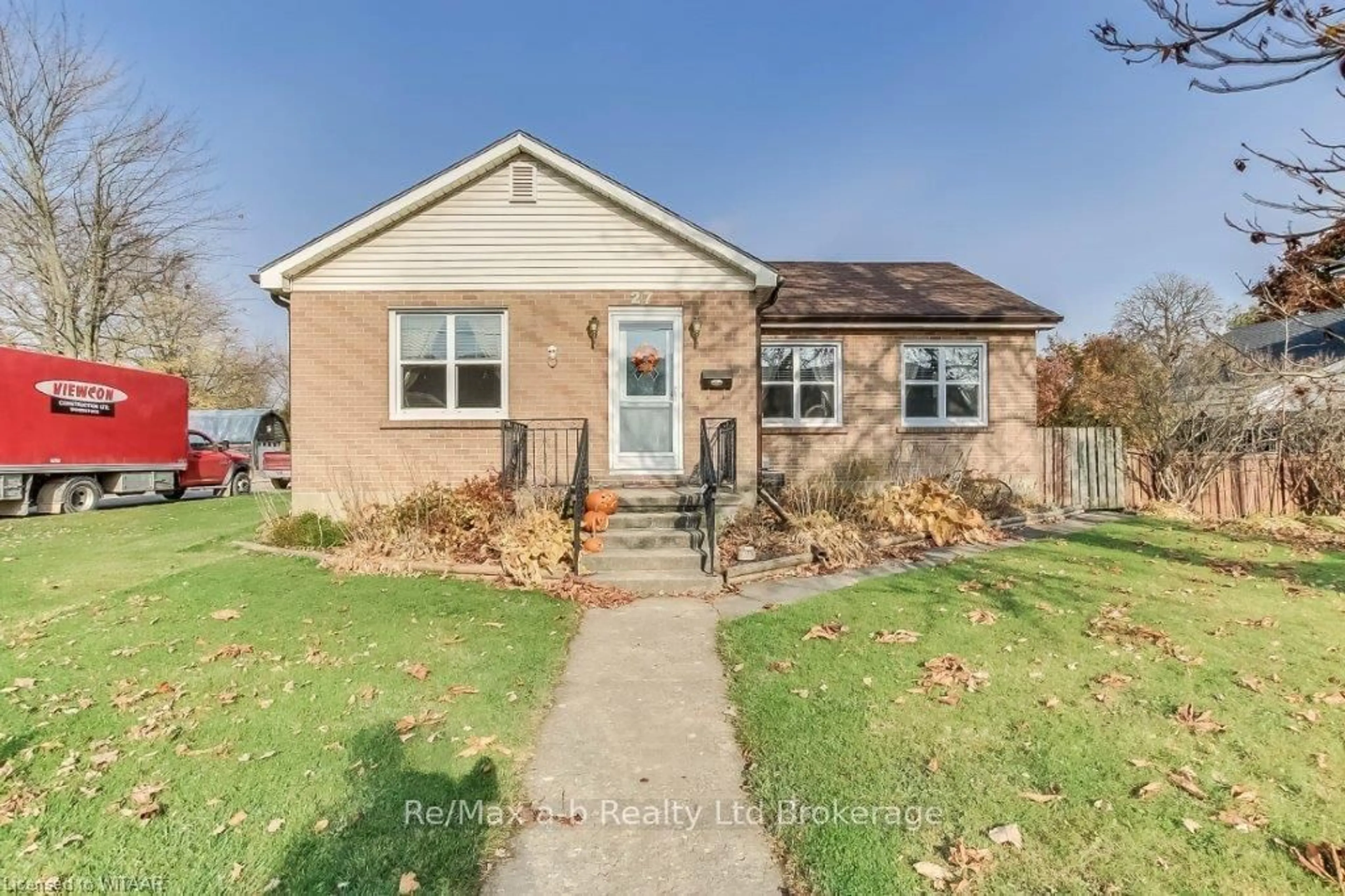 Frontside or backside of a home, the street view for 27 GISSING St, Blandford-Blenheim Ontario N0J 1V0