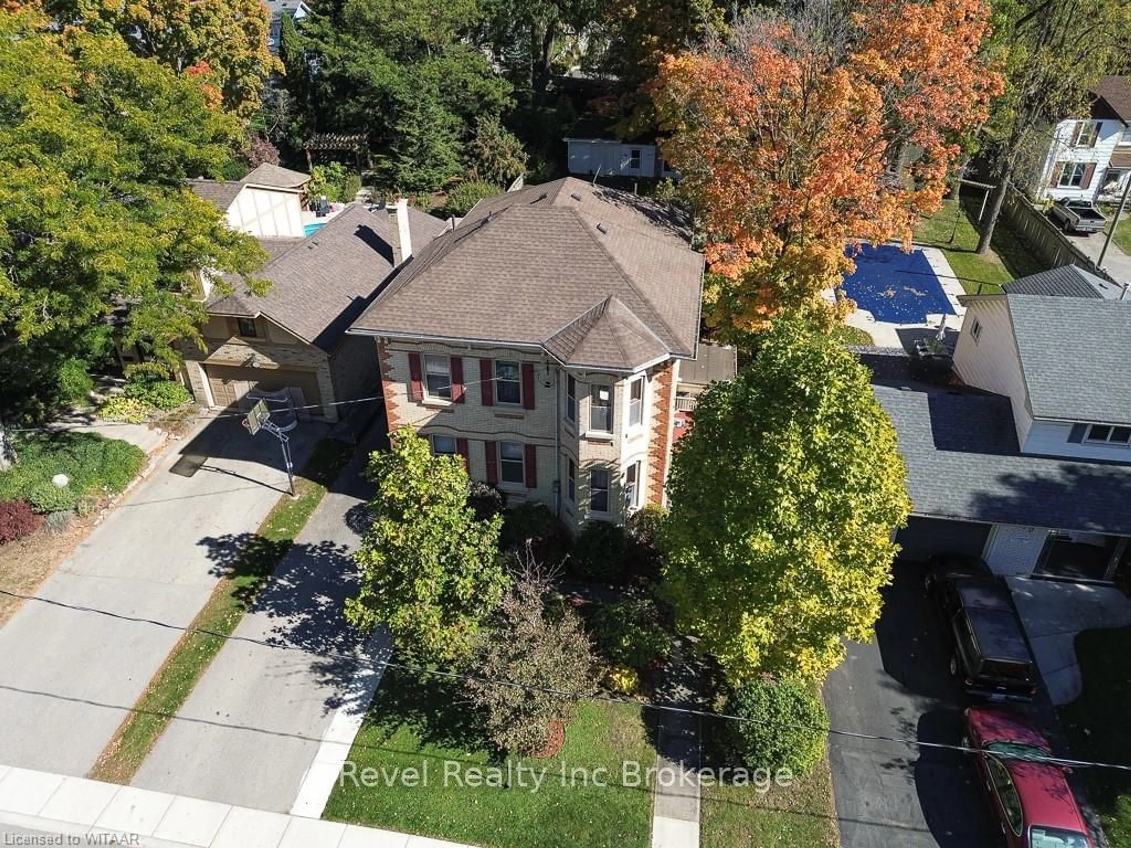 Frontside or backside of a home, the street view for 246 LIGHT St, Woodstock Ontario N4S 6H8