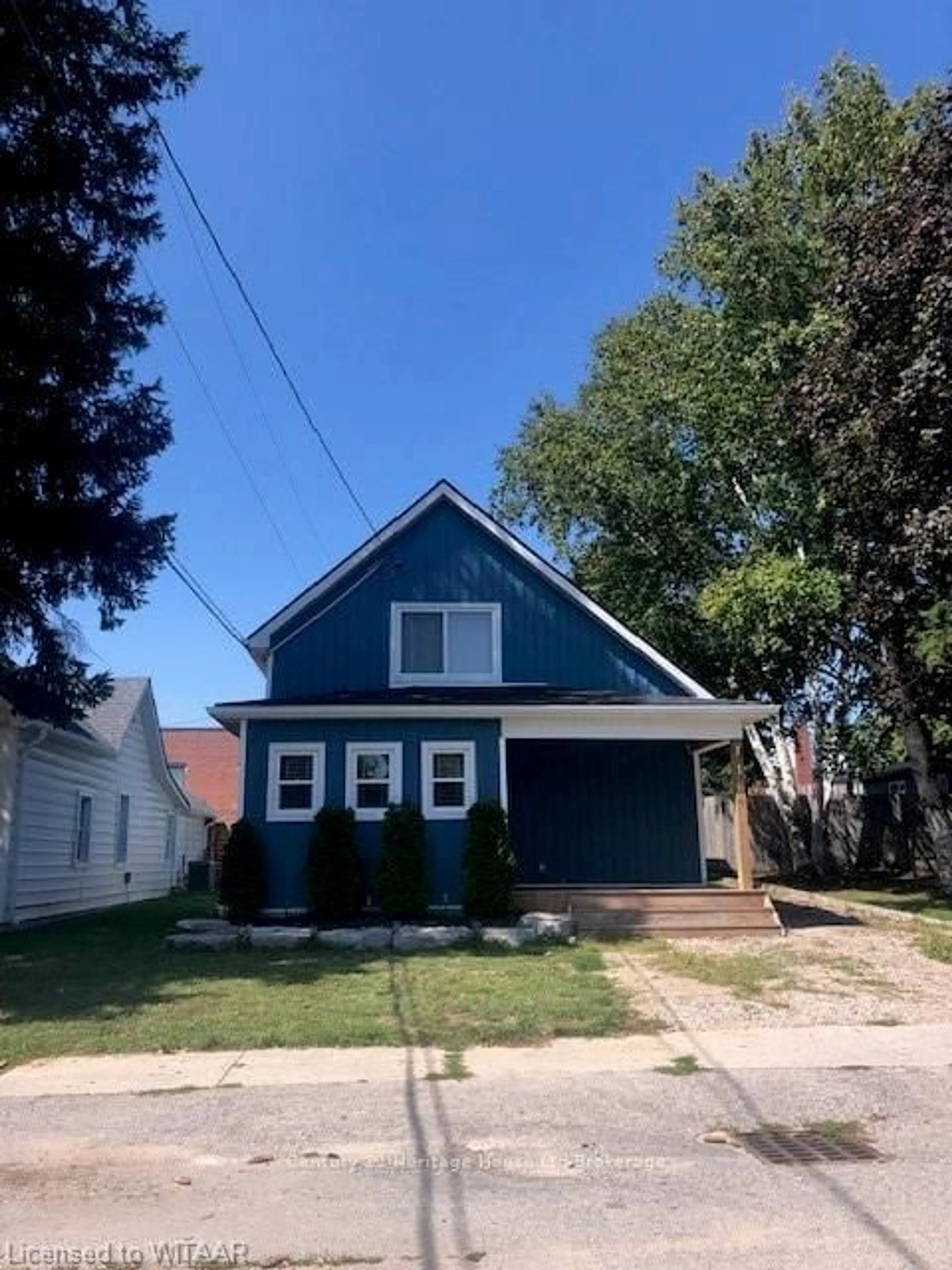 Frontside or backside of a home, the street view for 116 QUEEN ST E St Ontario N4B 2K1